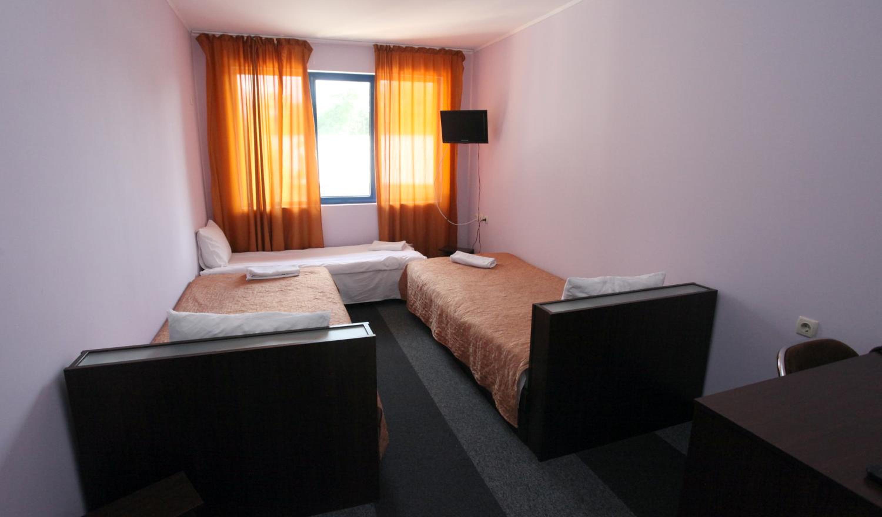 Triple Room - Photo 2