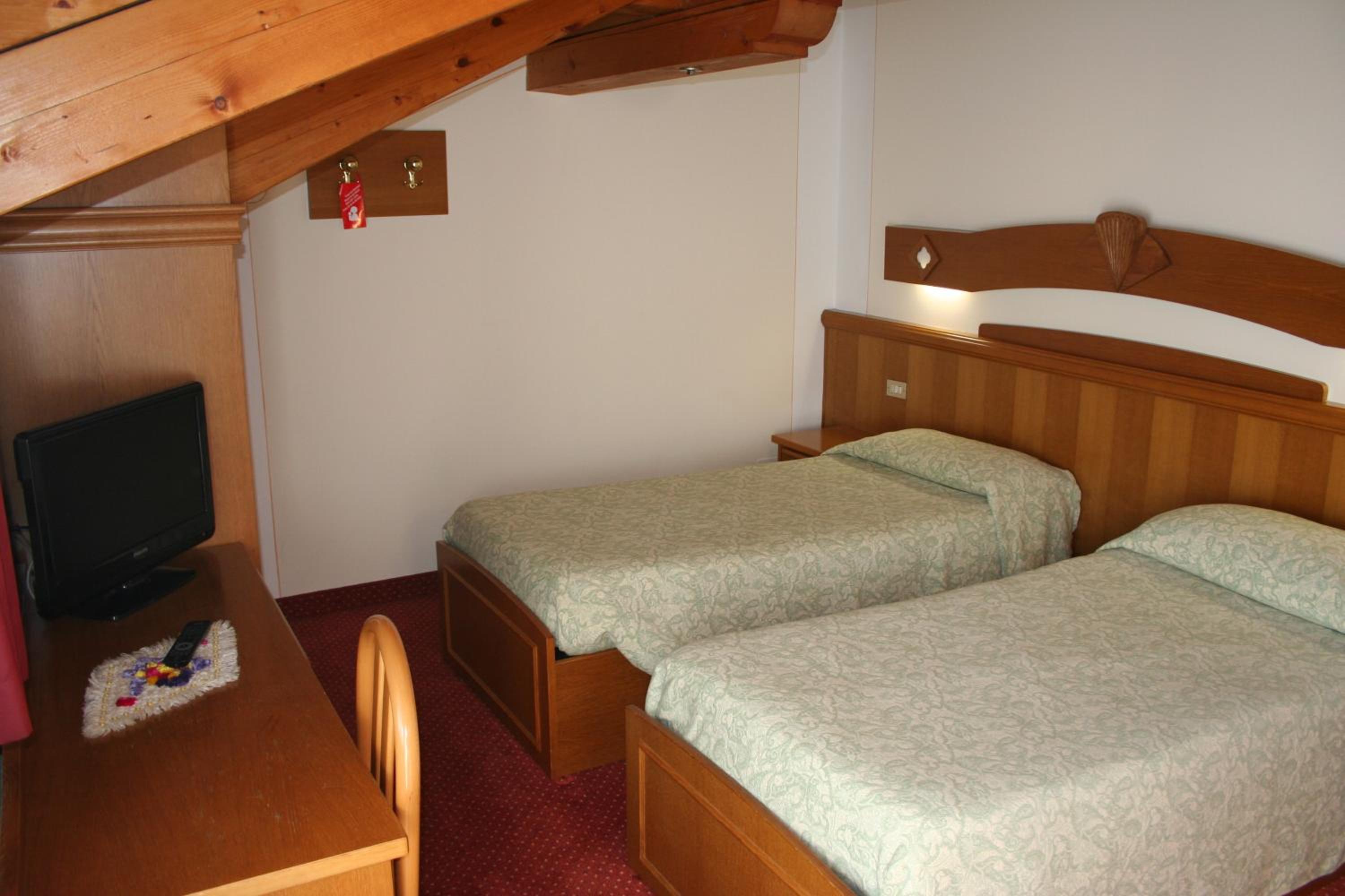 Economy Double Room photo 1