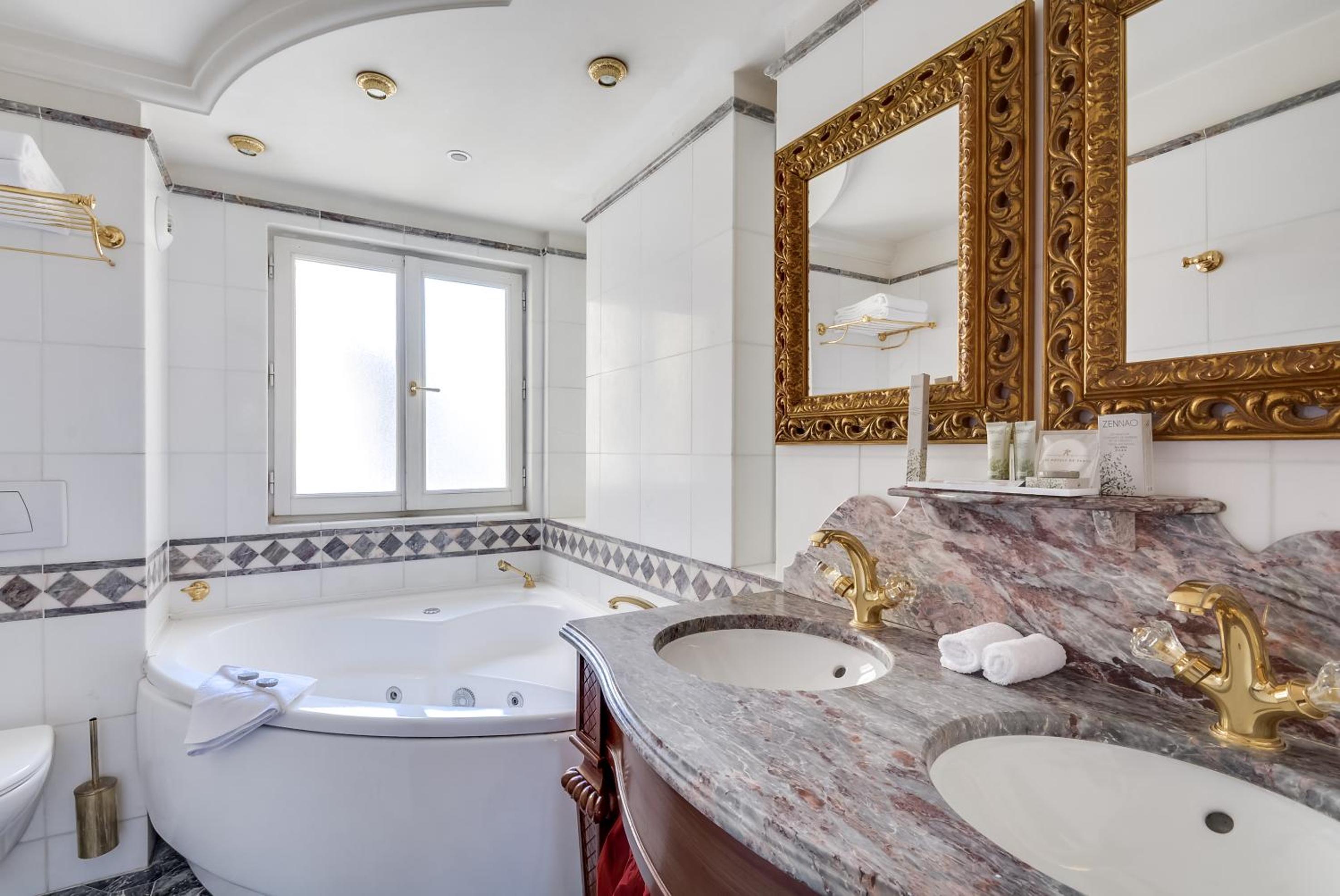 Deluxe Double Room with Spa Bath