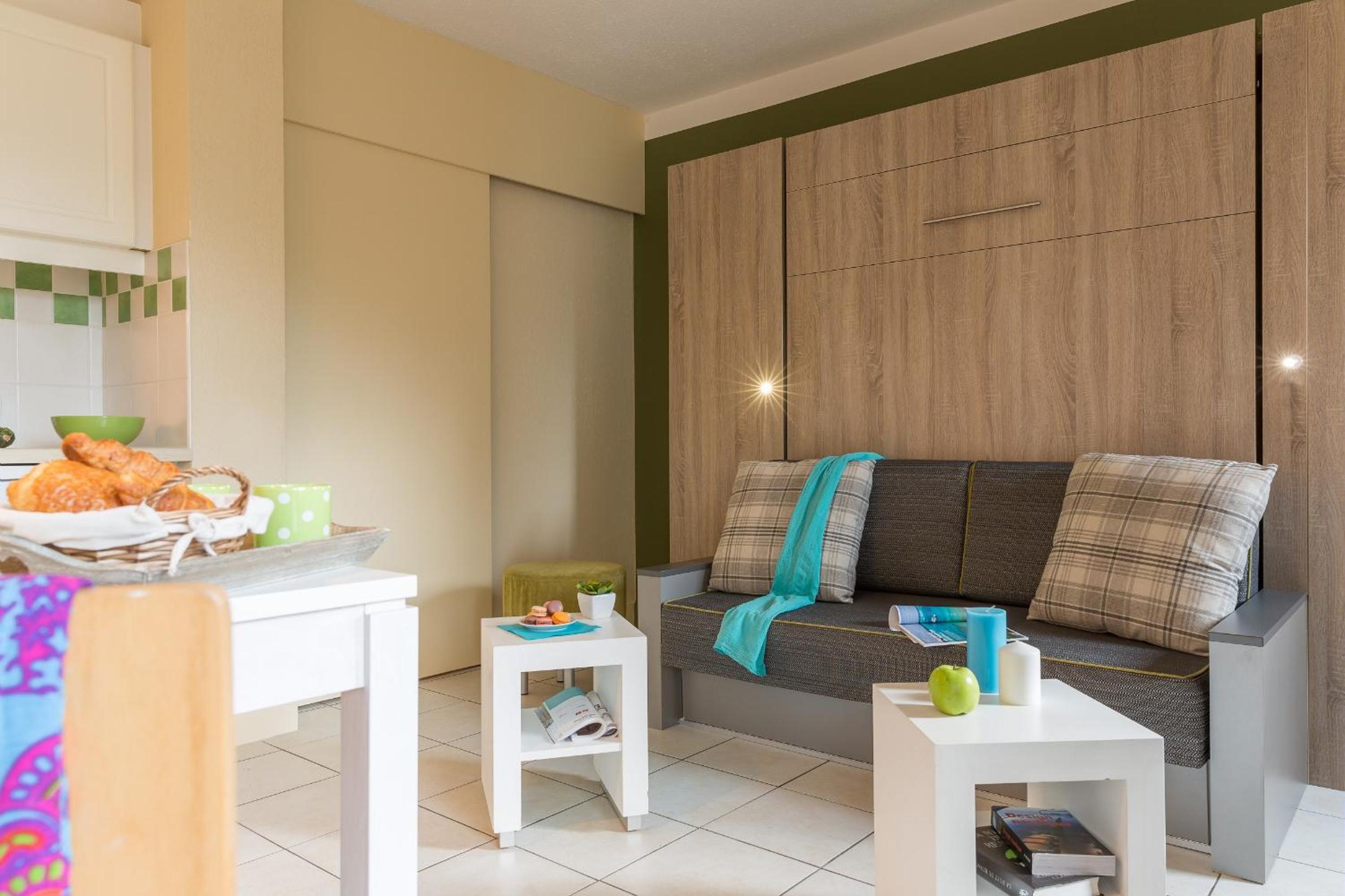 Studio with Sleeping Alcove and Terrace or Balcony (4 People) - Photo 13