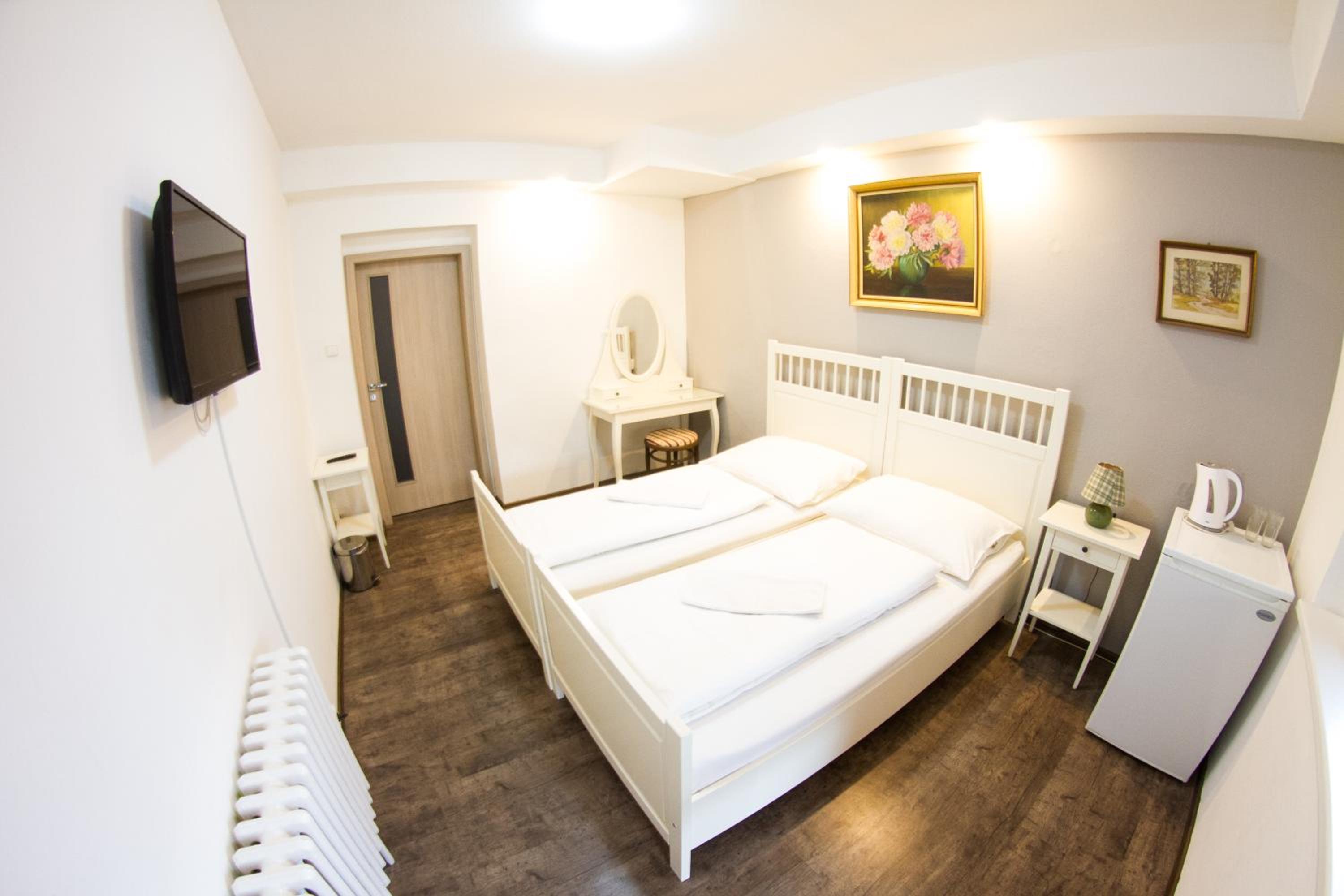 Double or Twin Room photo 1