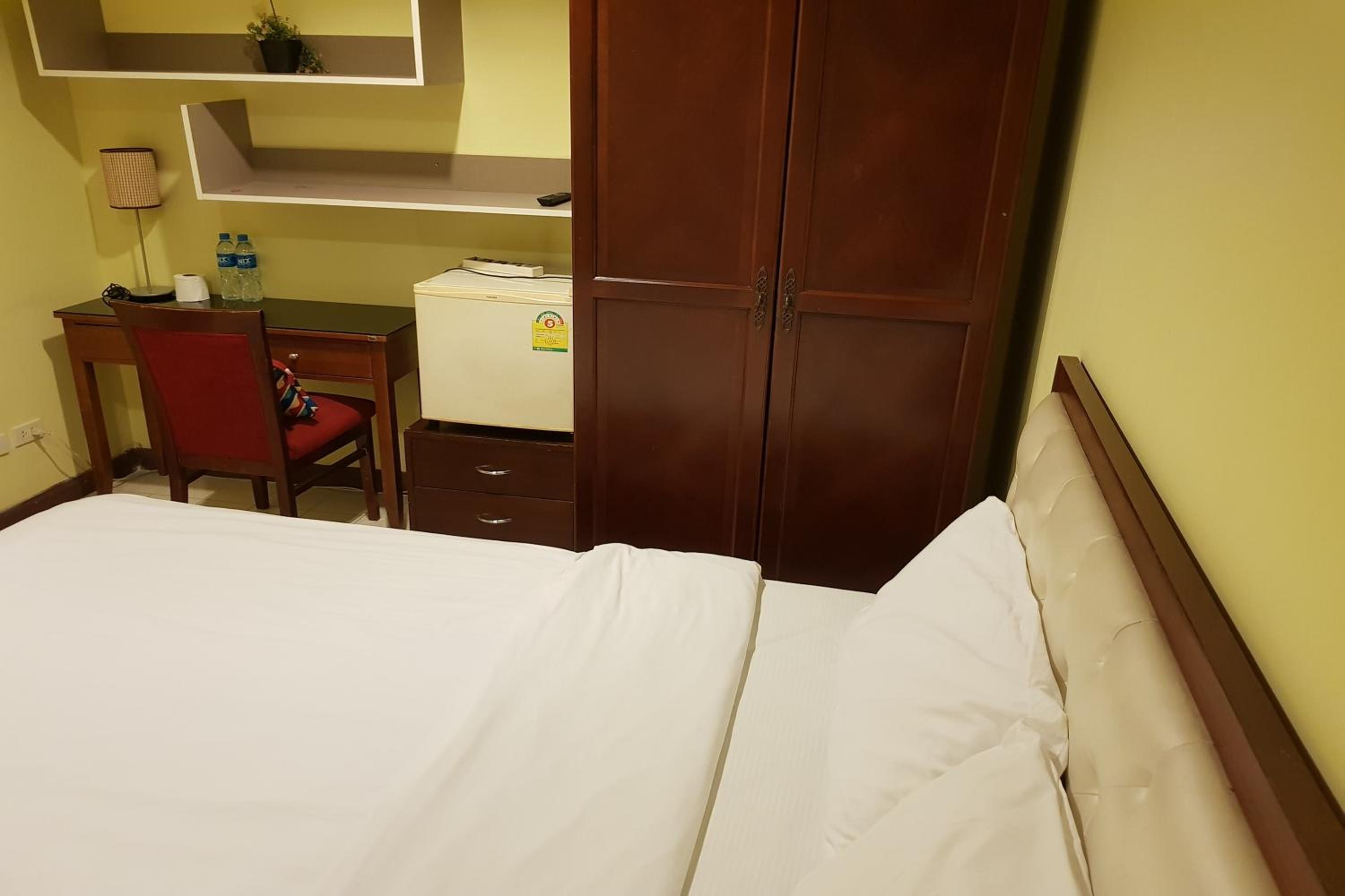 Budget Double Room photo 3