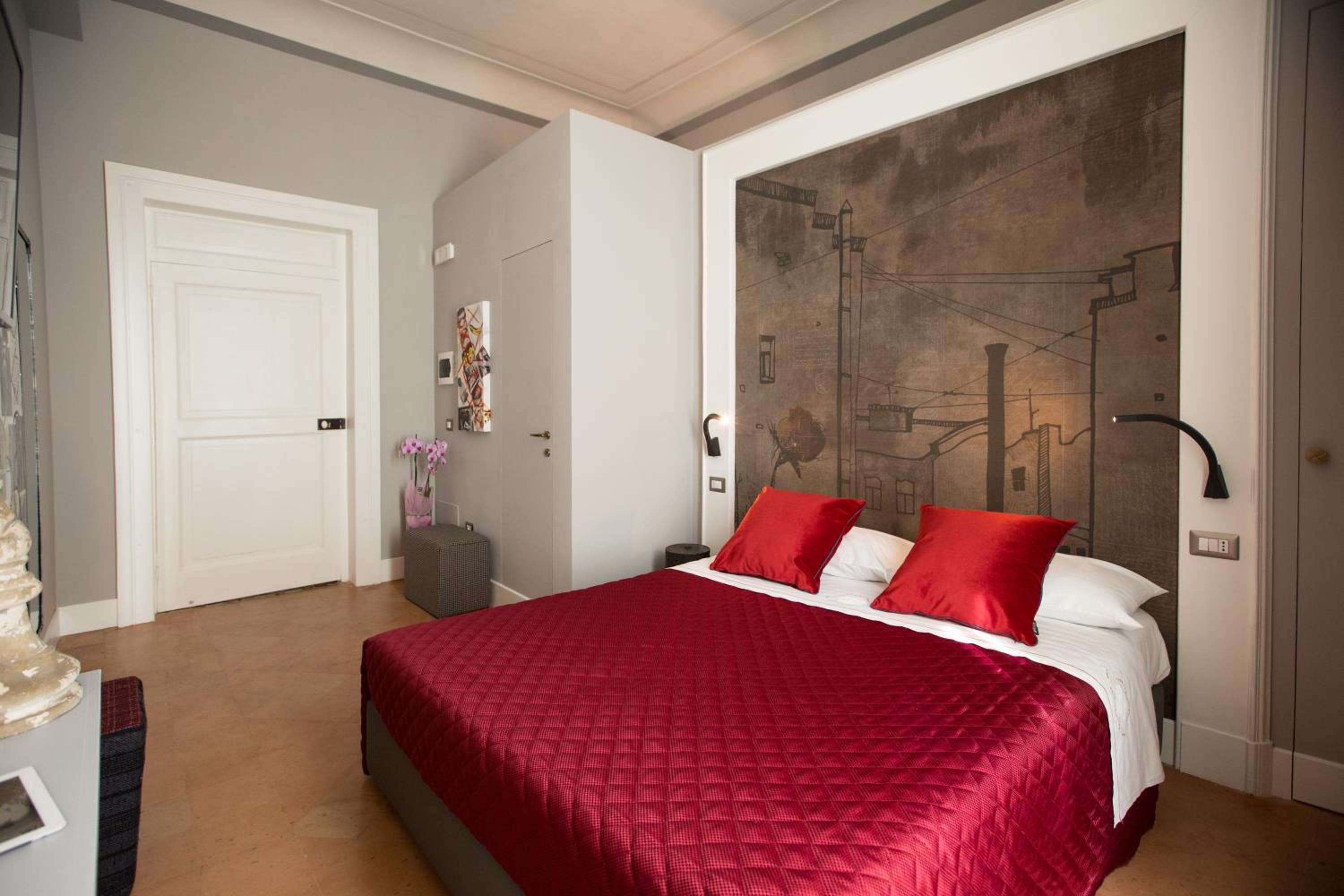 Deluxe Room - Photo 8