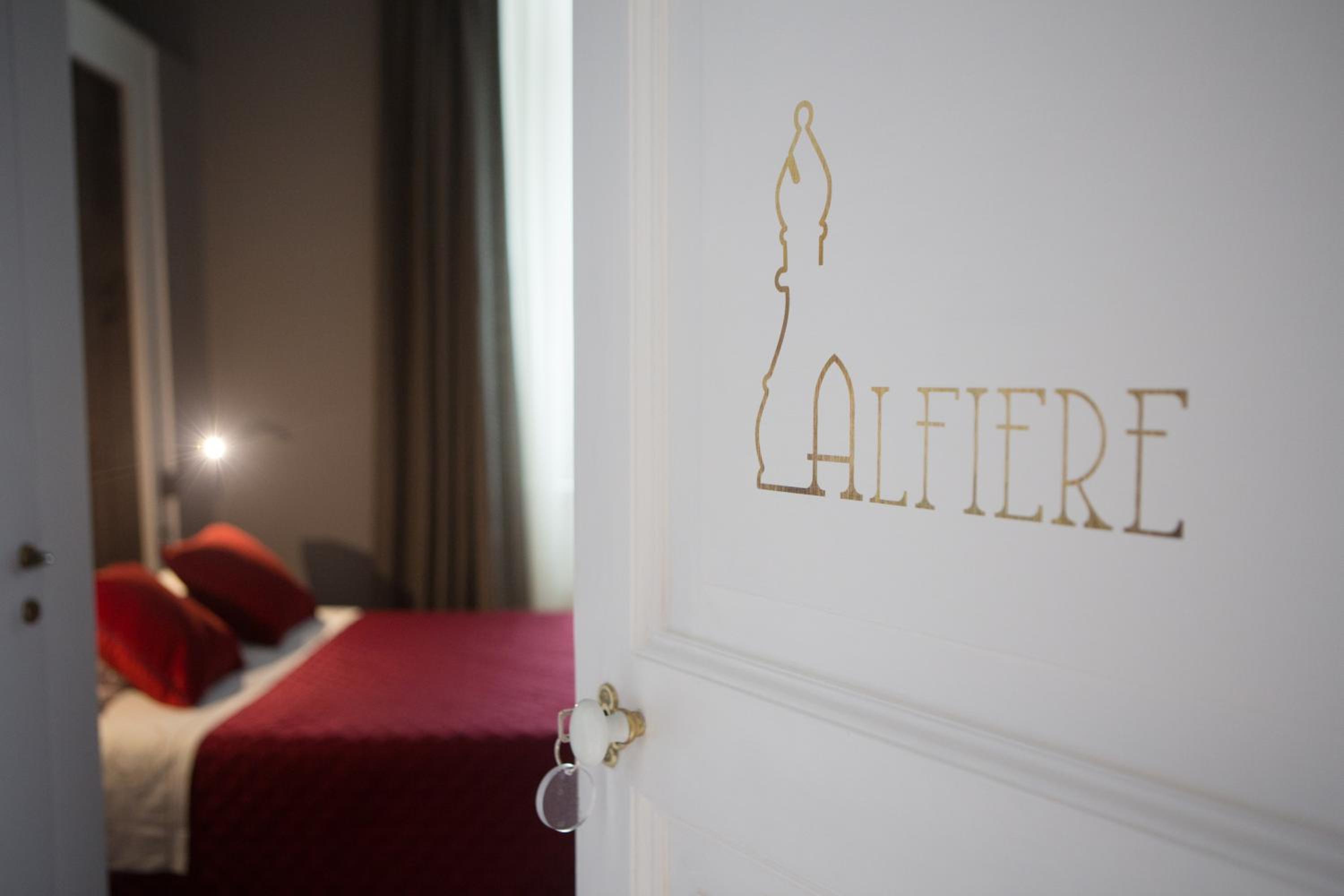 Deluxe Room - Photo 5