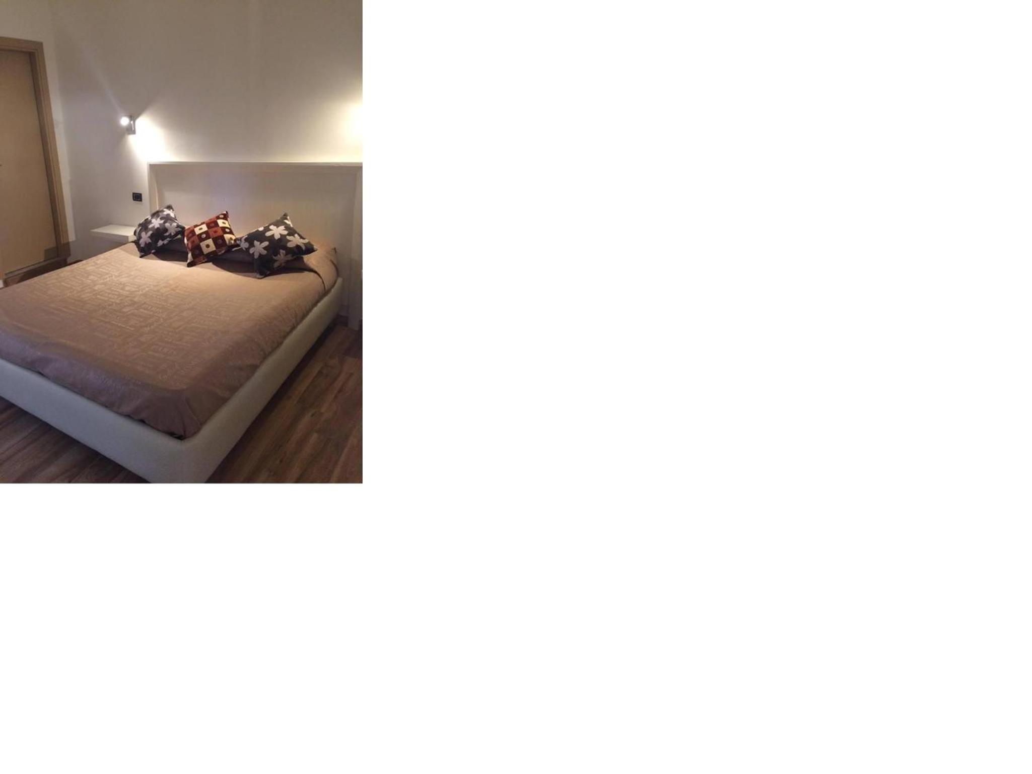 Budget Double Room - Photo 6