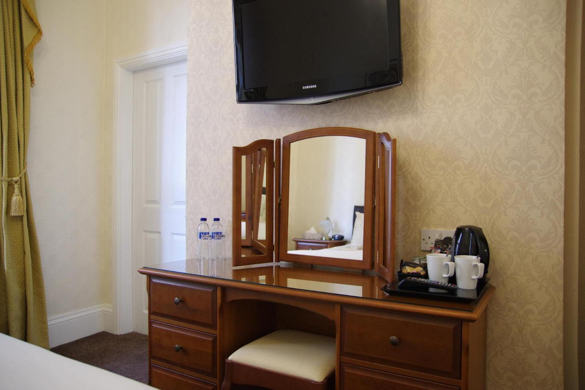 Twin Room - Ground Floor photo 2
