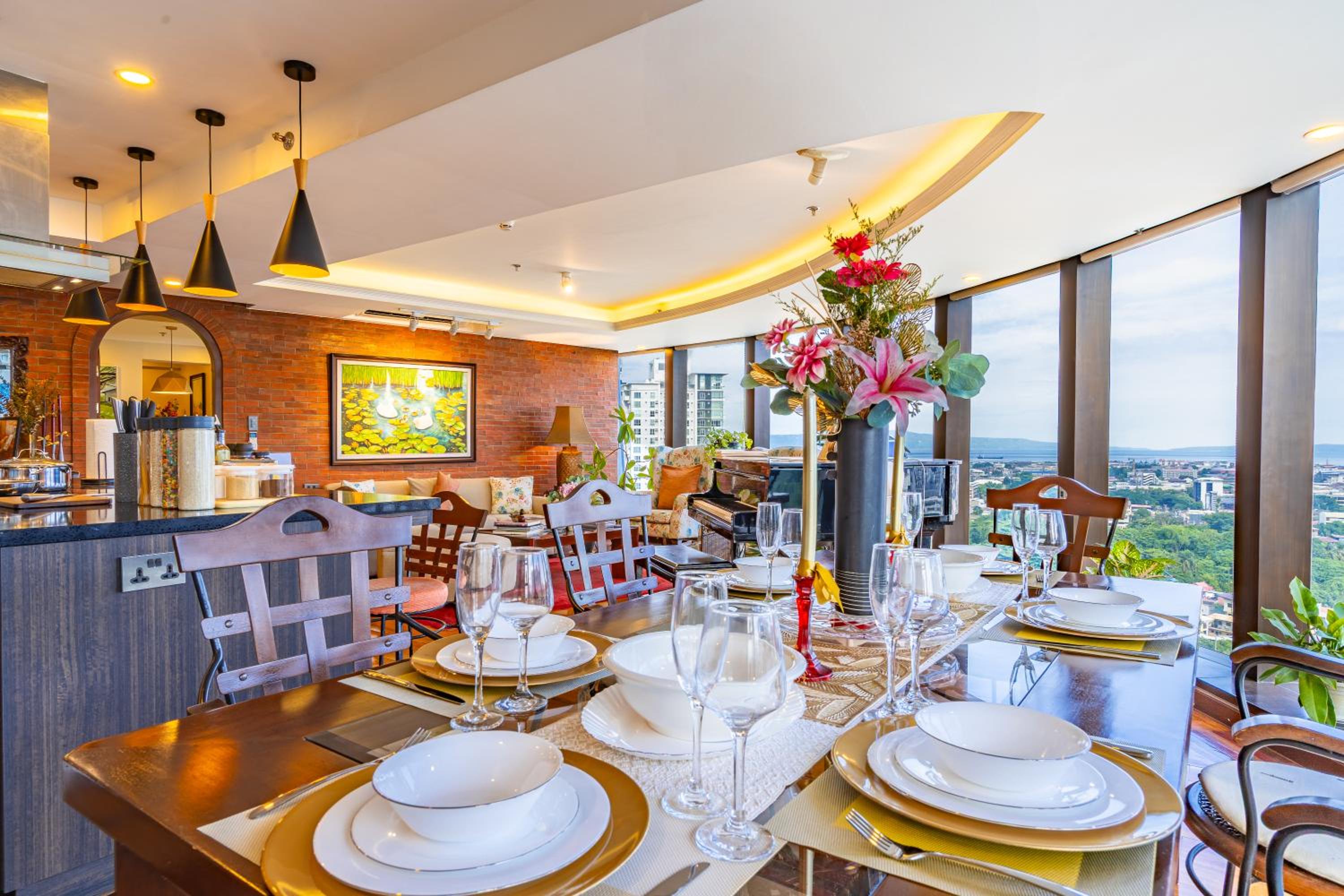 Two-Bedroom Deluxe Apartment with Ocean View