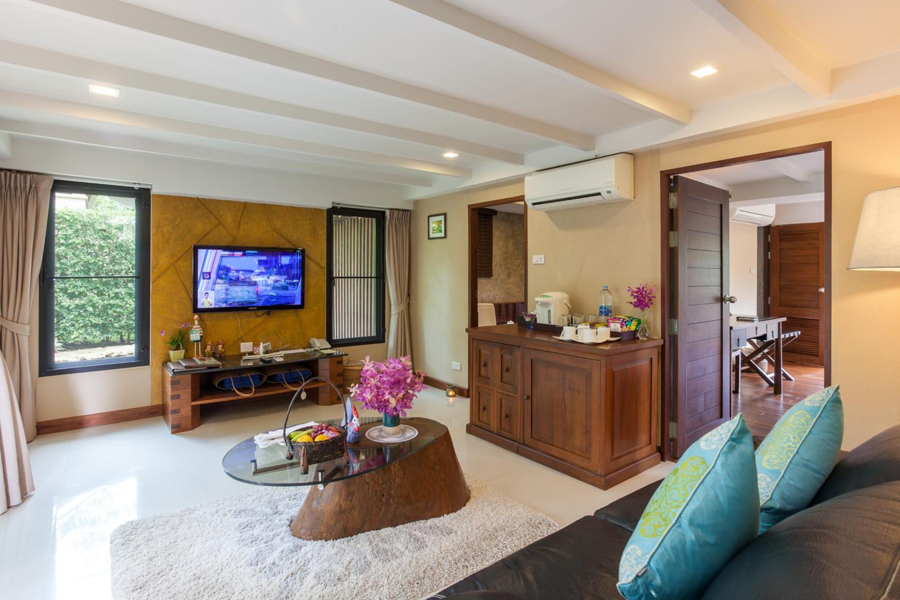 Villa Two Bedroom with Bathtub photo 2