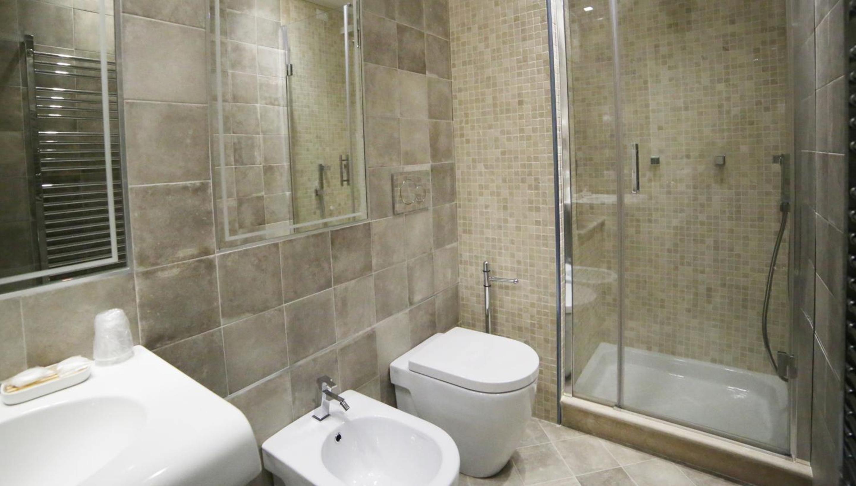 Standard Double or Twin Room thumbnail 6