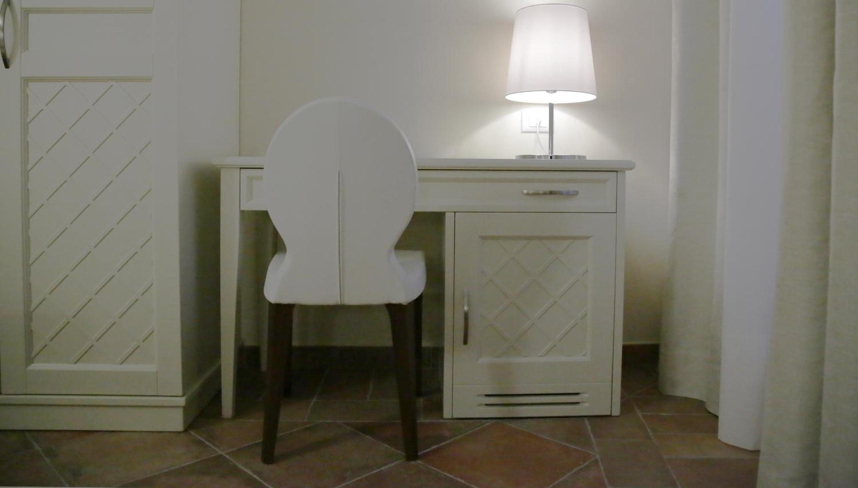 Standard Double or Twin Room thumbnail 5