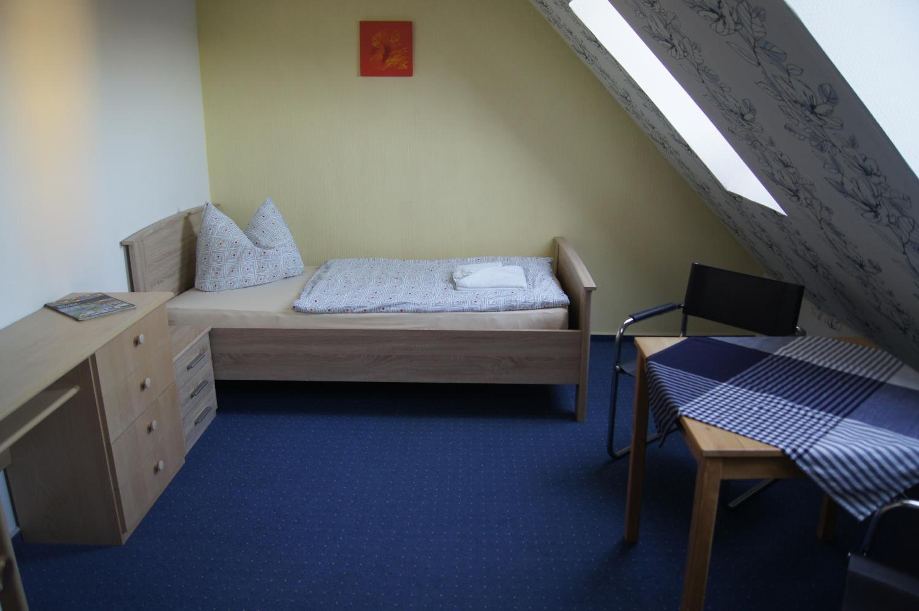 Single Room photo 2