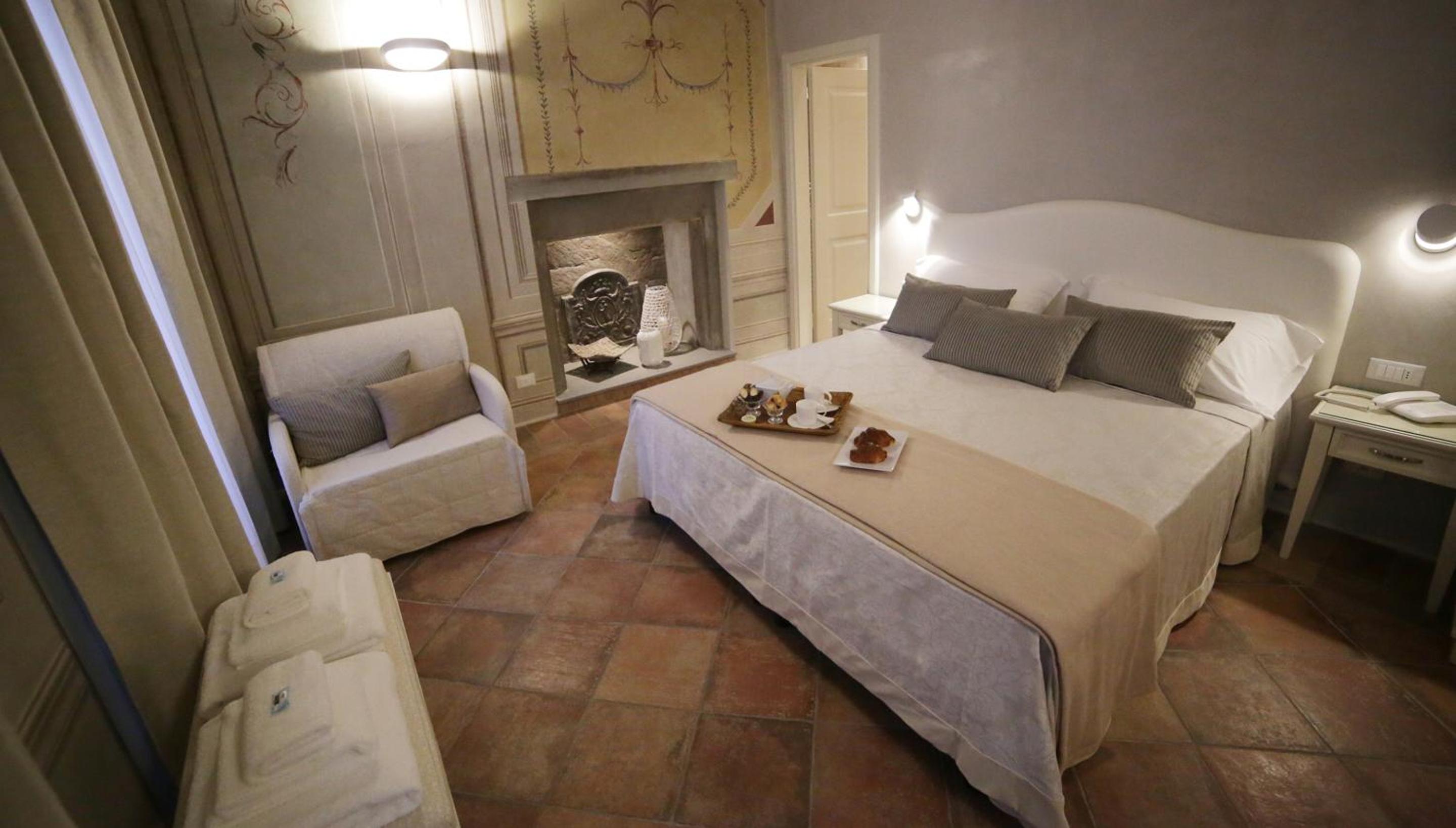 Deluxe Double or Twin Room