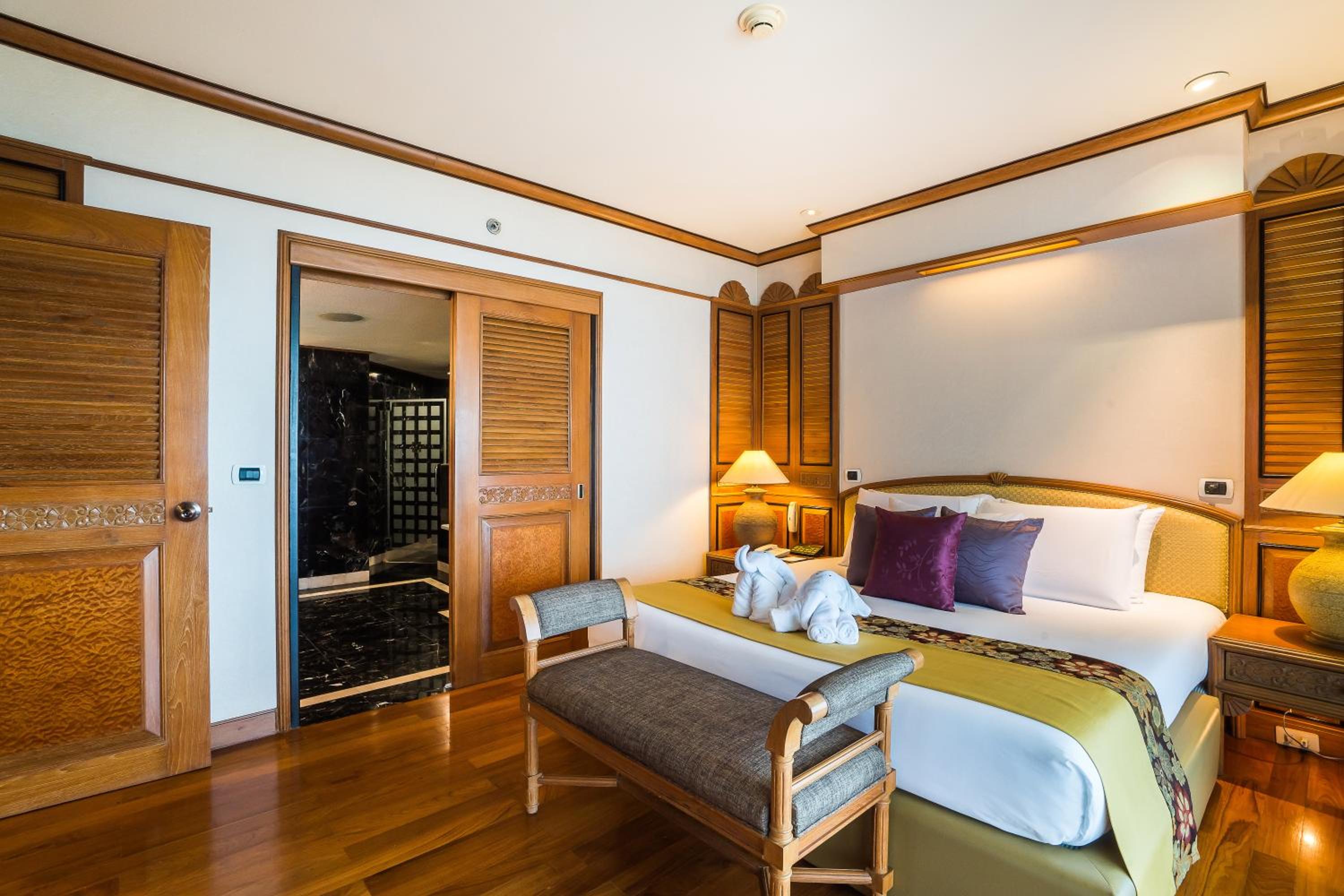Royal Suite (2 bedrooms)