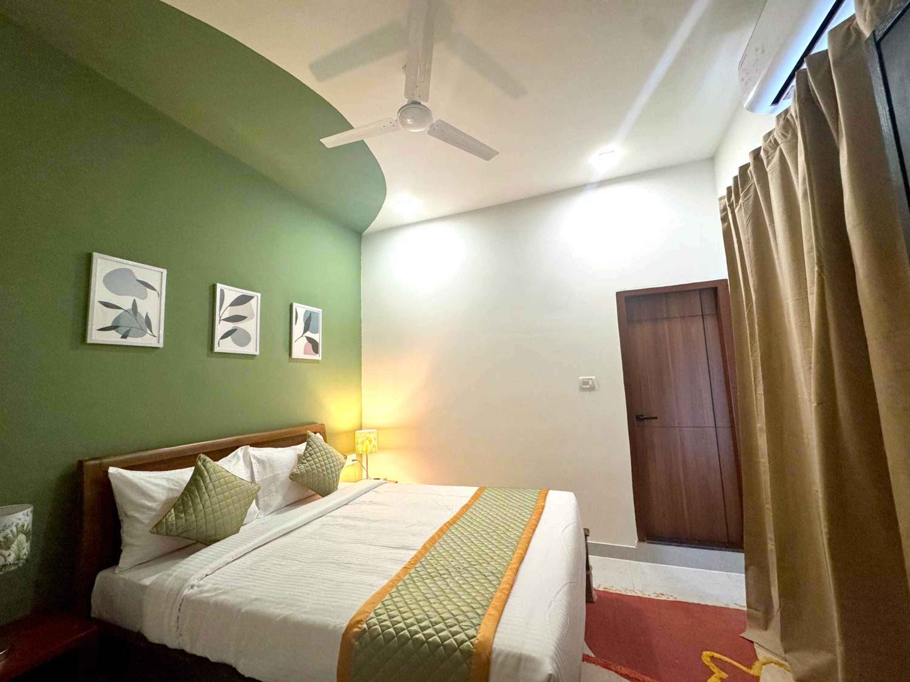 Three-Bedroom Villa photo 3
