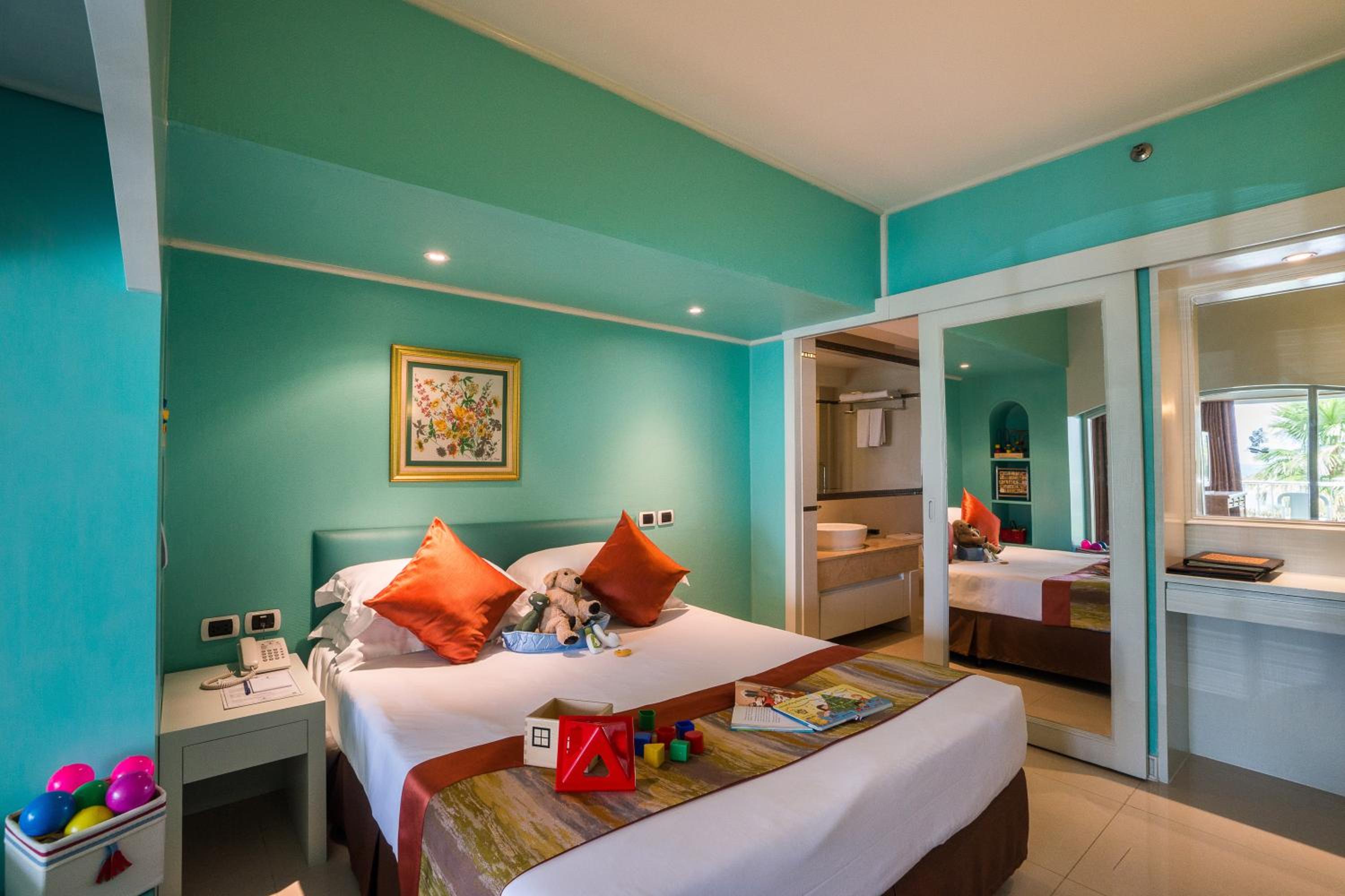 Family Suite (2 bedrooms) - Photo 15