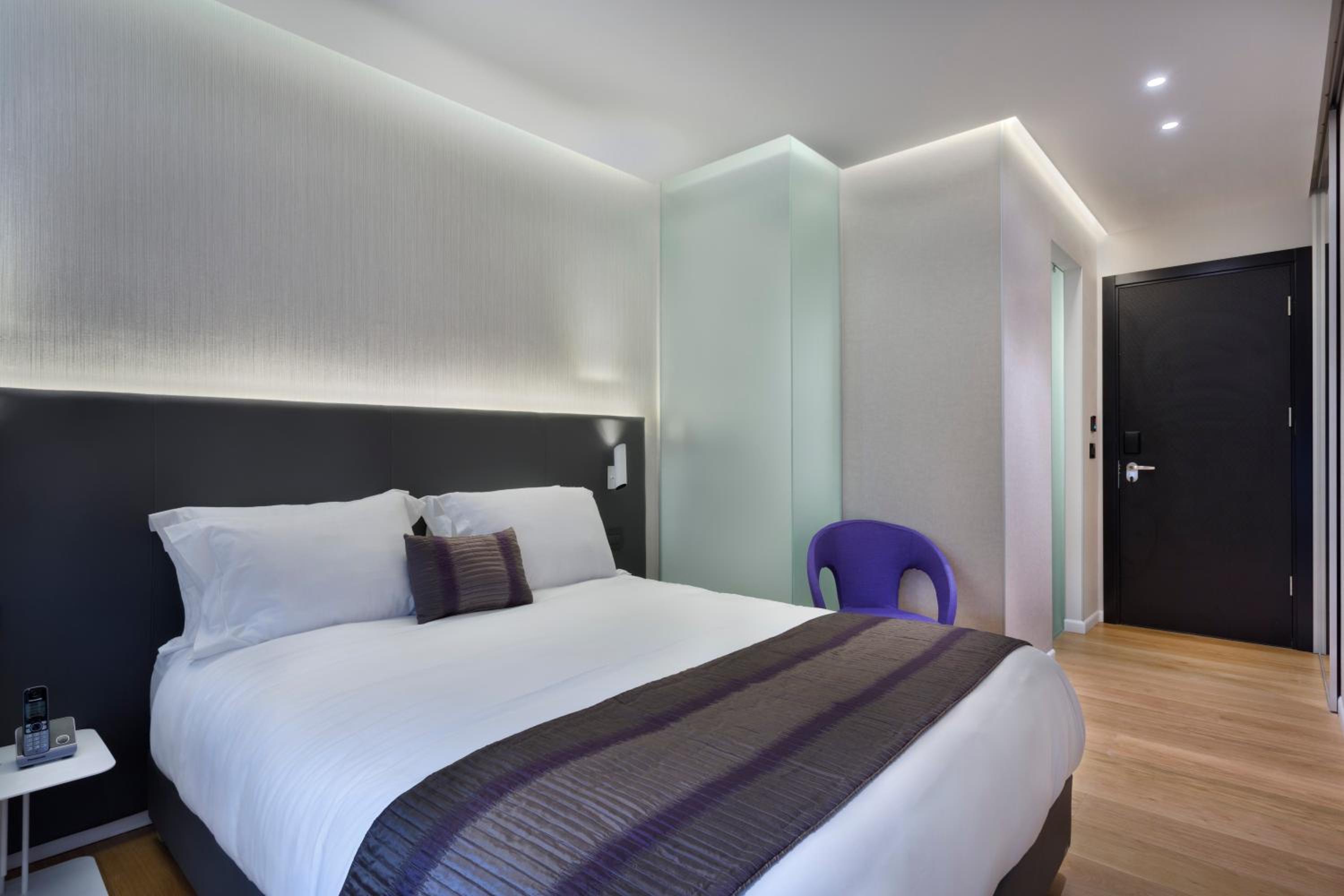 Superior Double or Twin Room photo 3