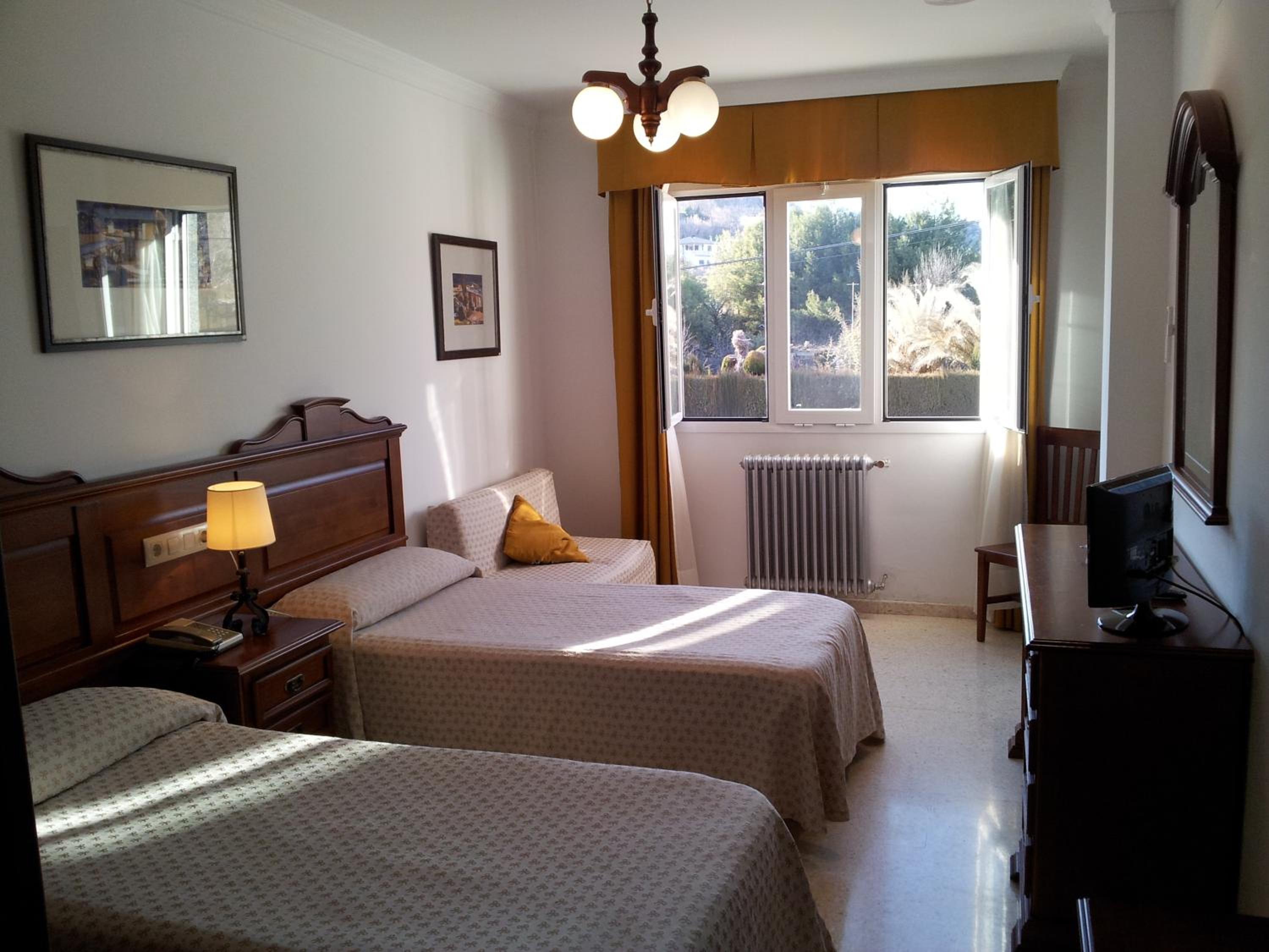 Double or Twin Room - Photo 5