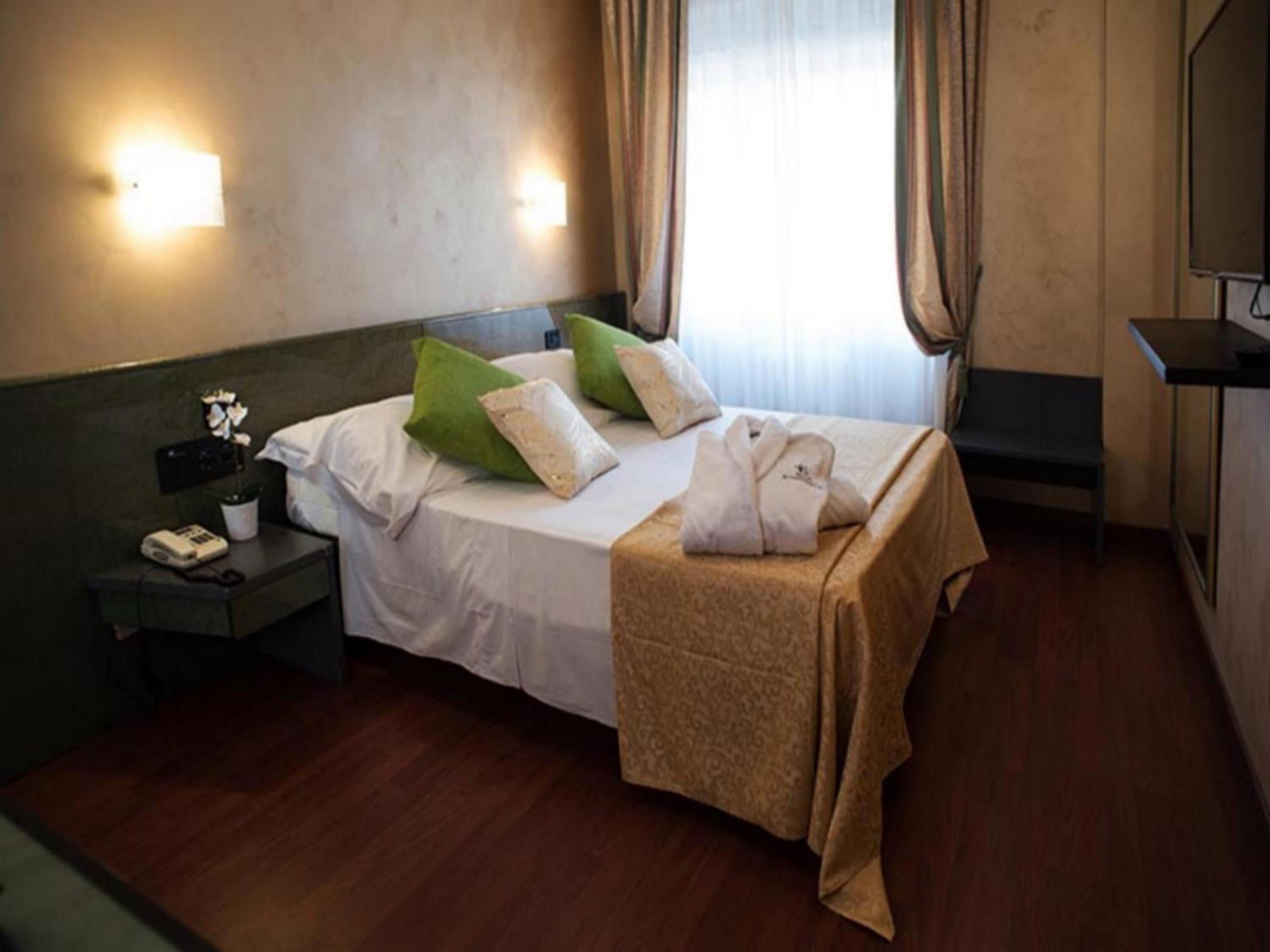 Standard Double Room (1 Adult)