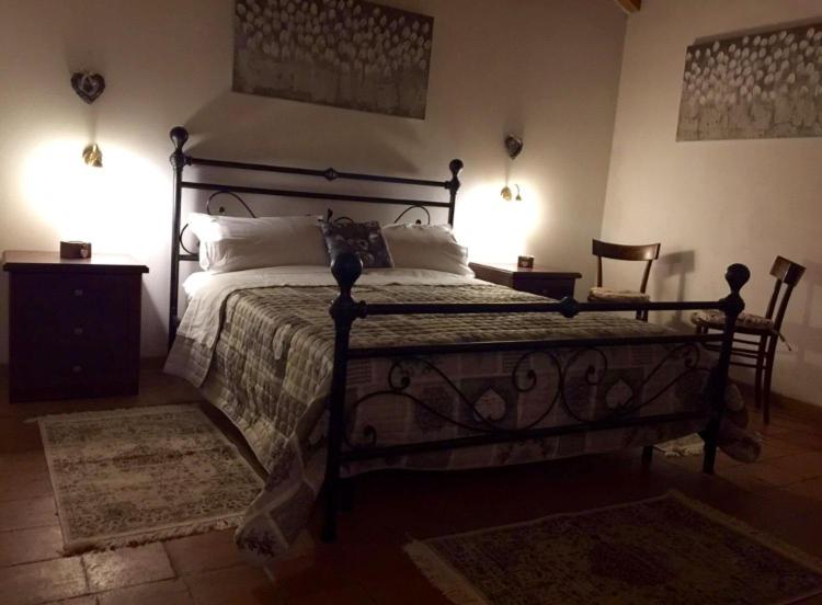 Double Room with Shared Bathroom photo 2