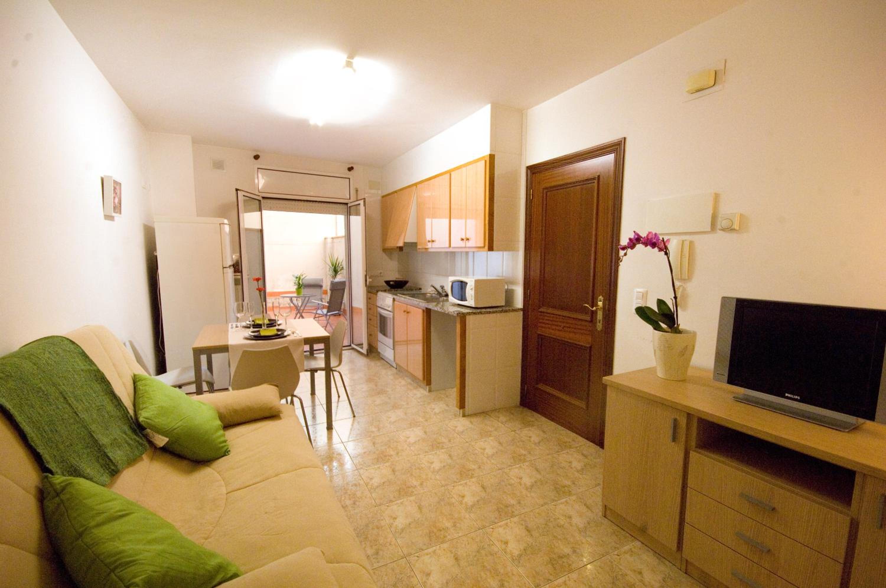 One-Bedroom Apartment photo 2