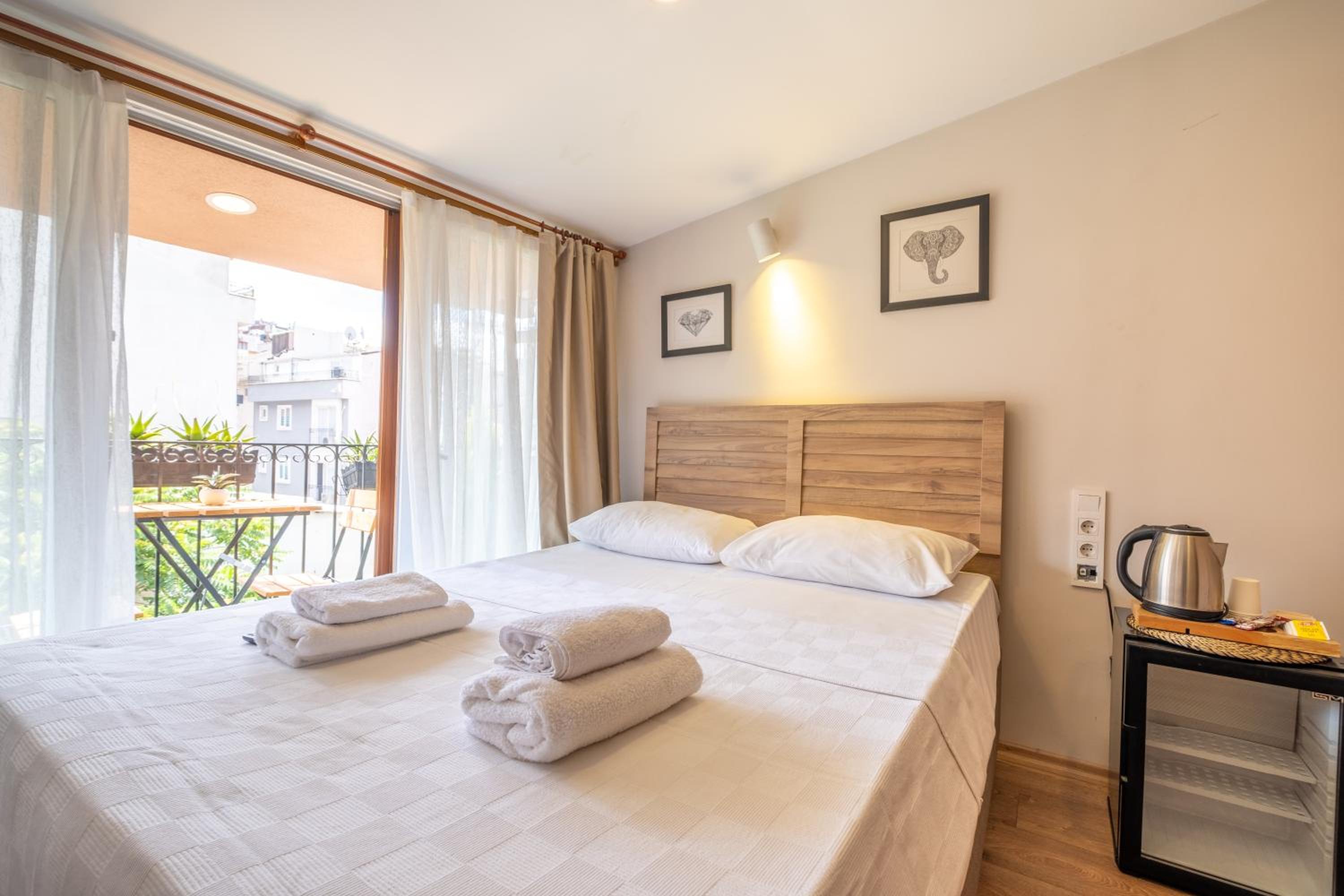 Deluxe Double Room With Balcony photo 2