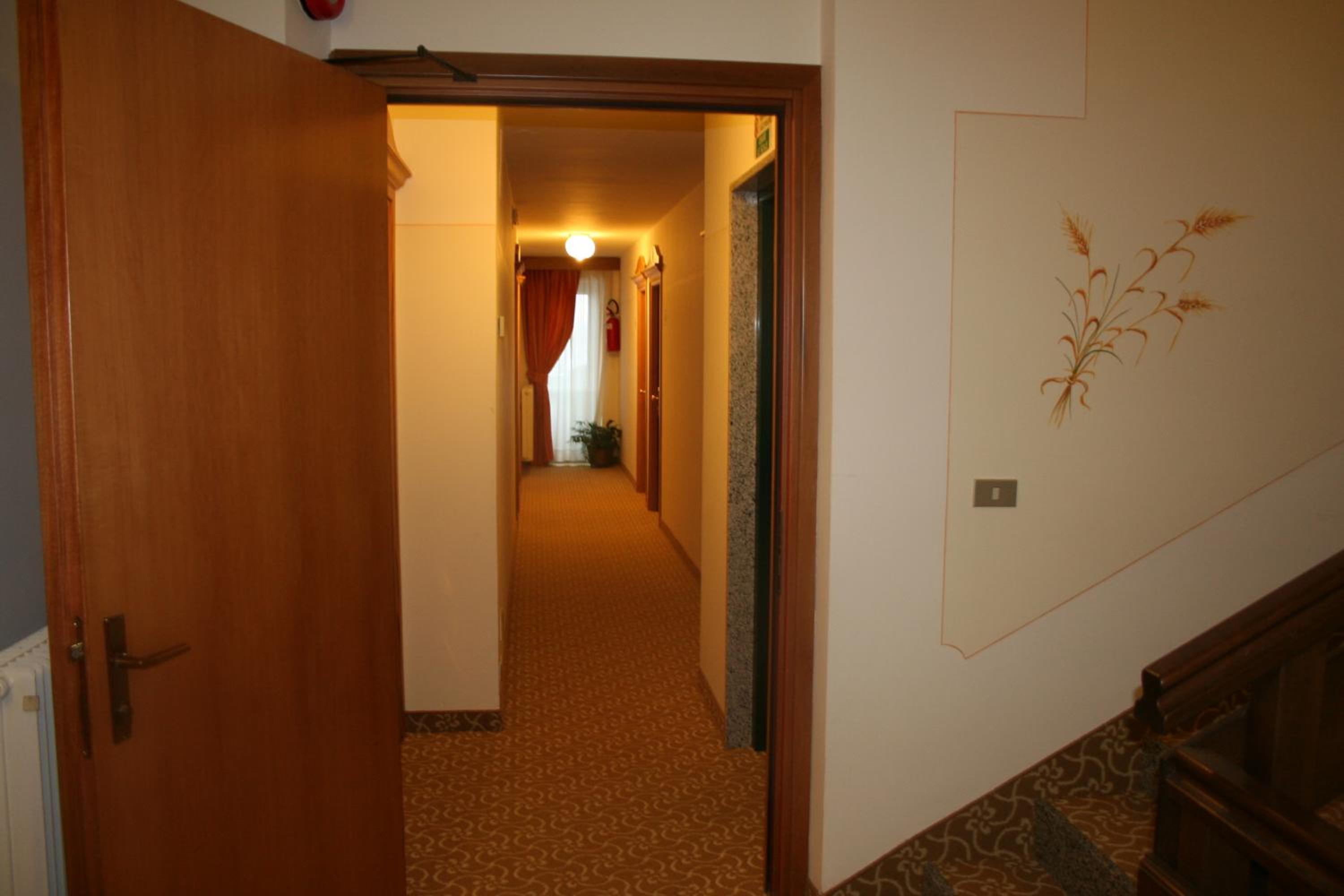 Economy Quadruple Room photo 3