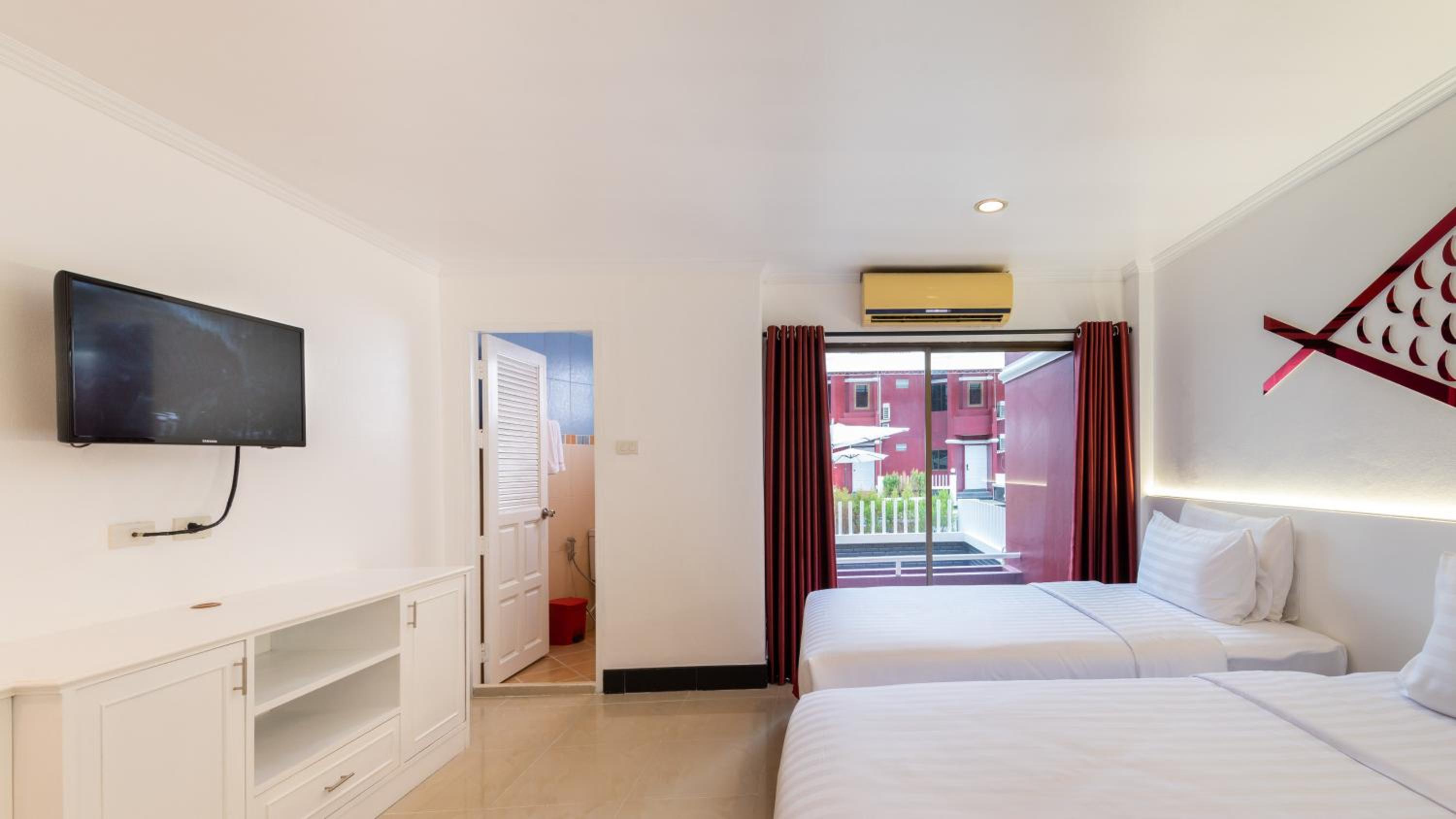 Standard Twin Room