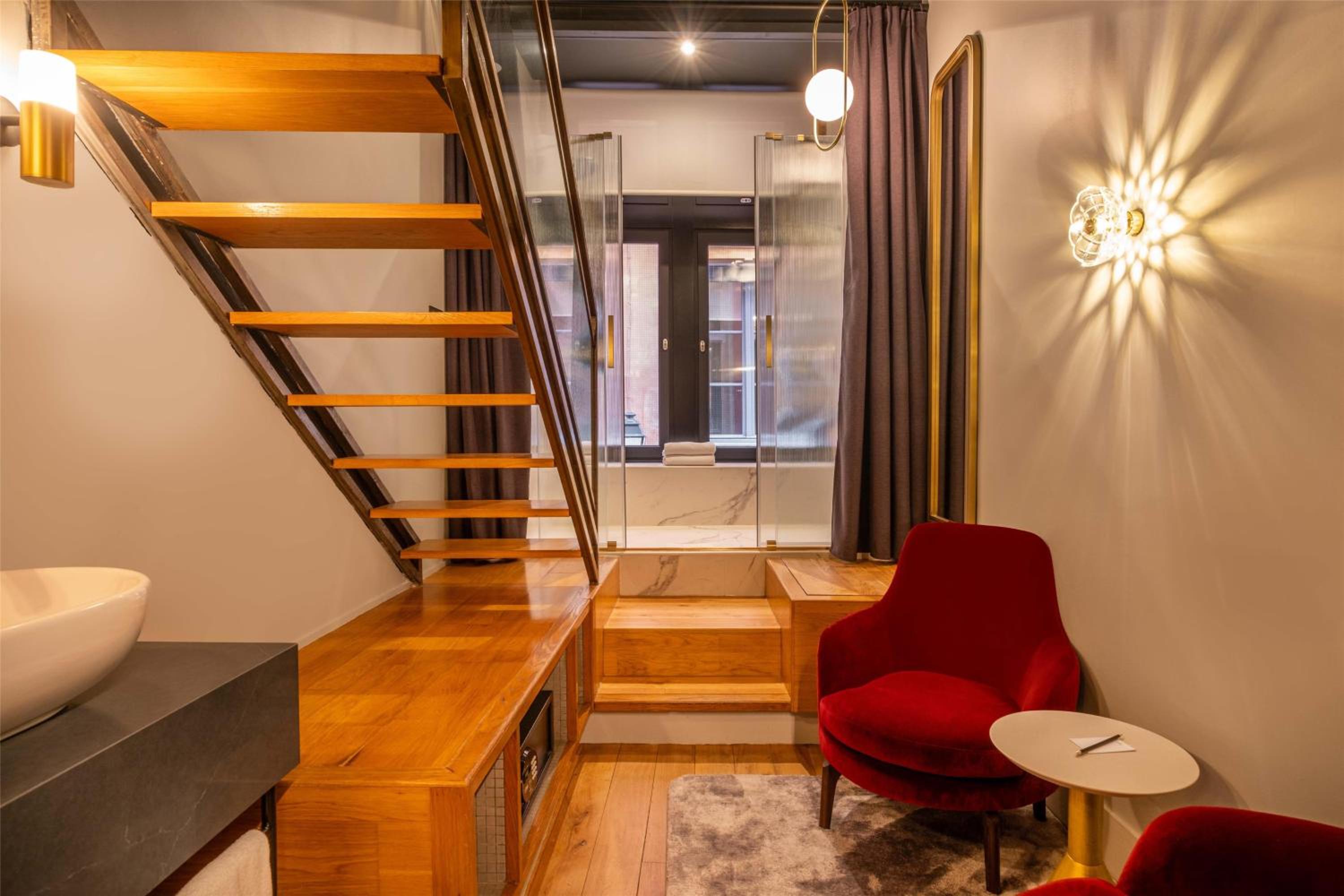 Duplex Collection Room - Photo 11