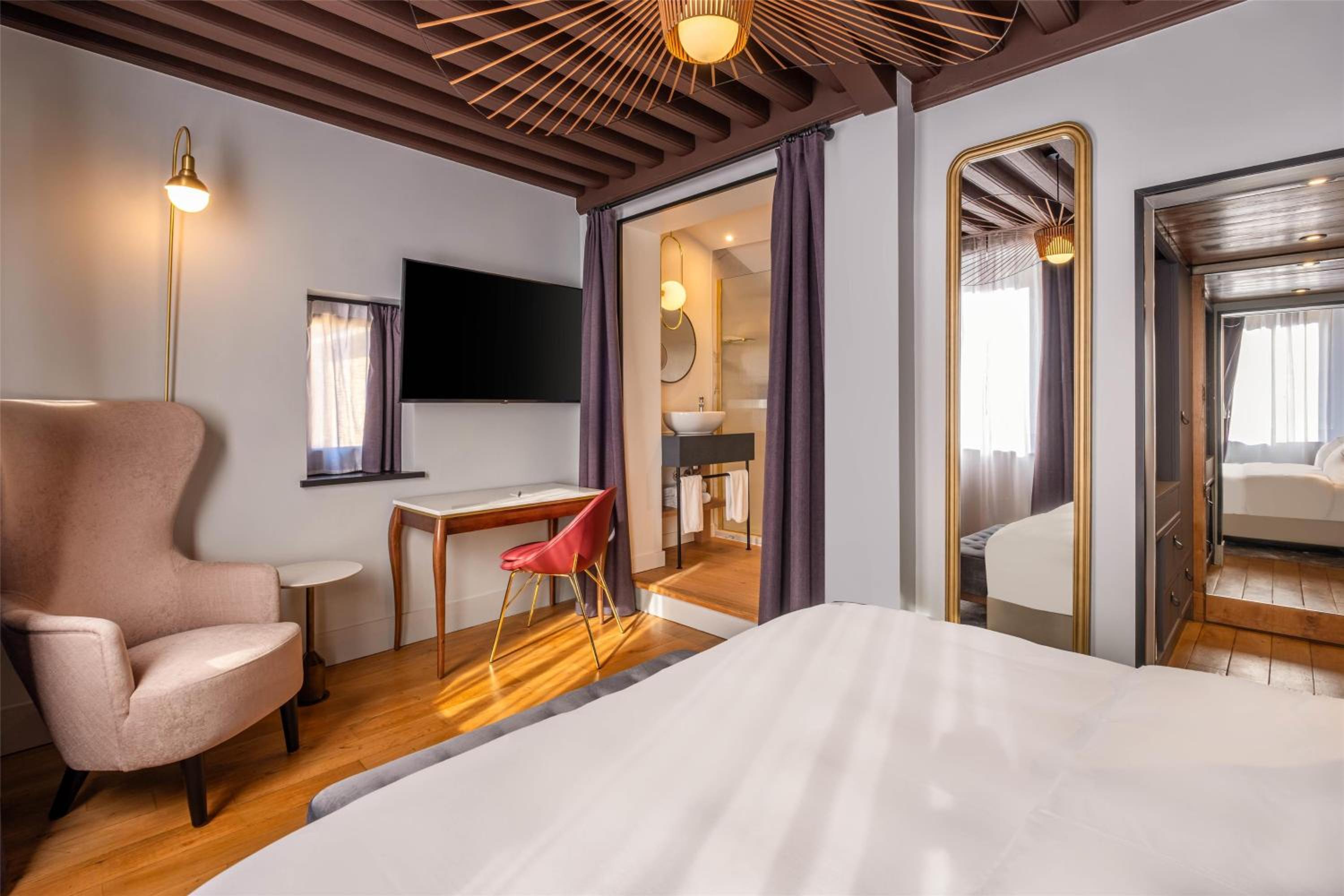 Premium Double Room - Photo 2