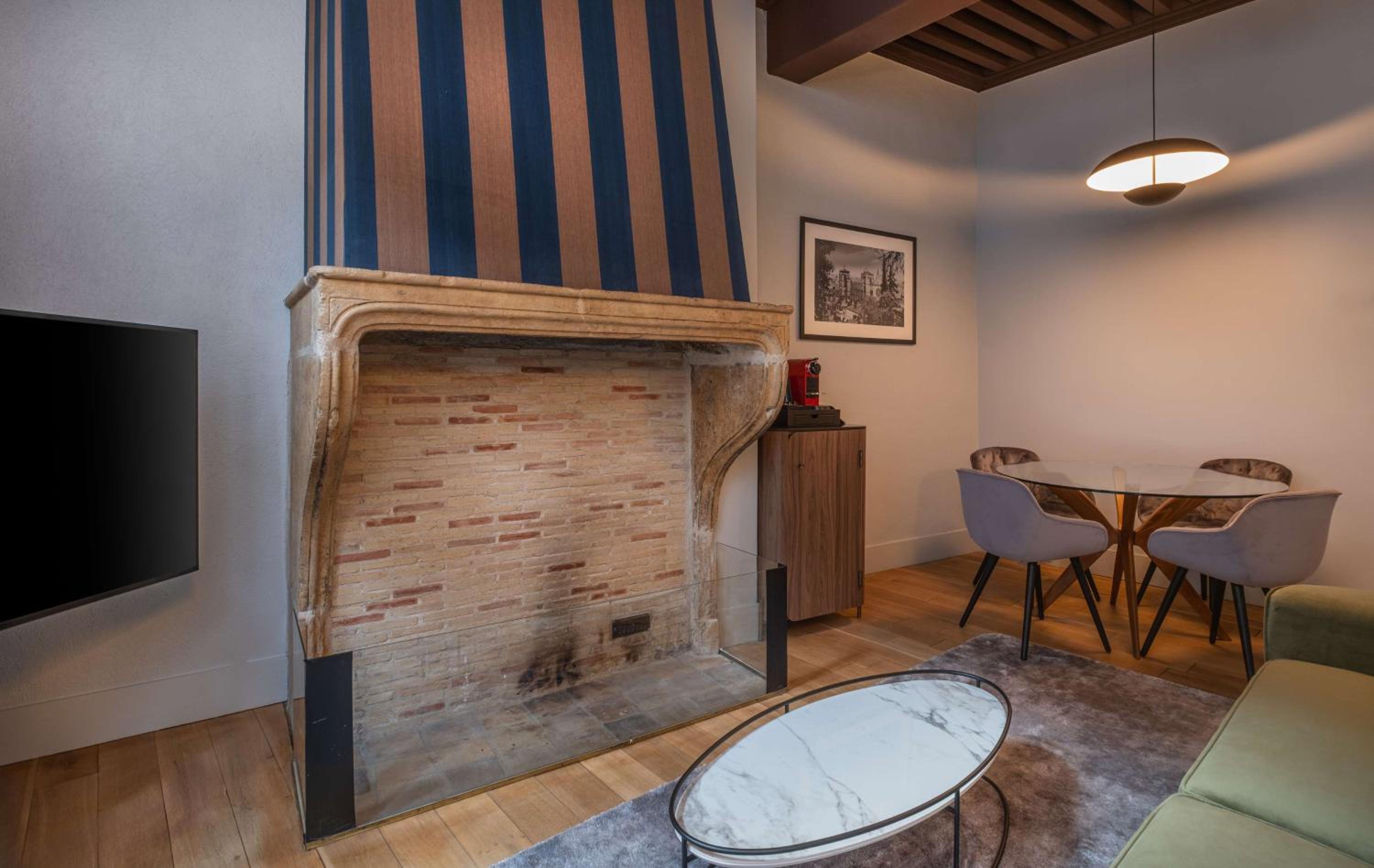 Suite - Photo 2