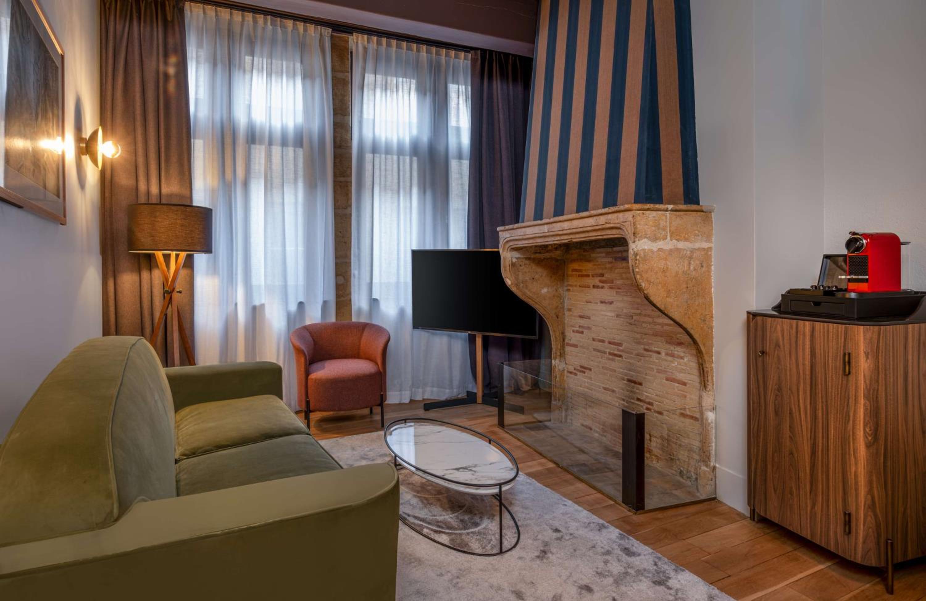 Suite - Photo 4