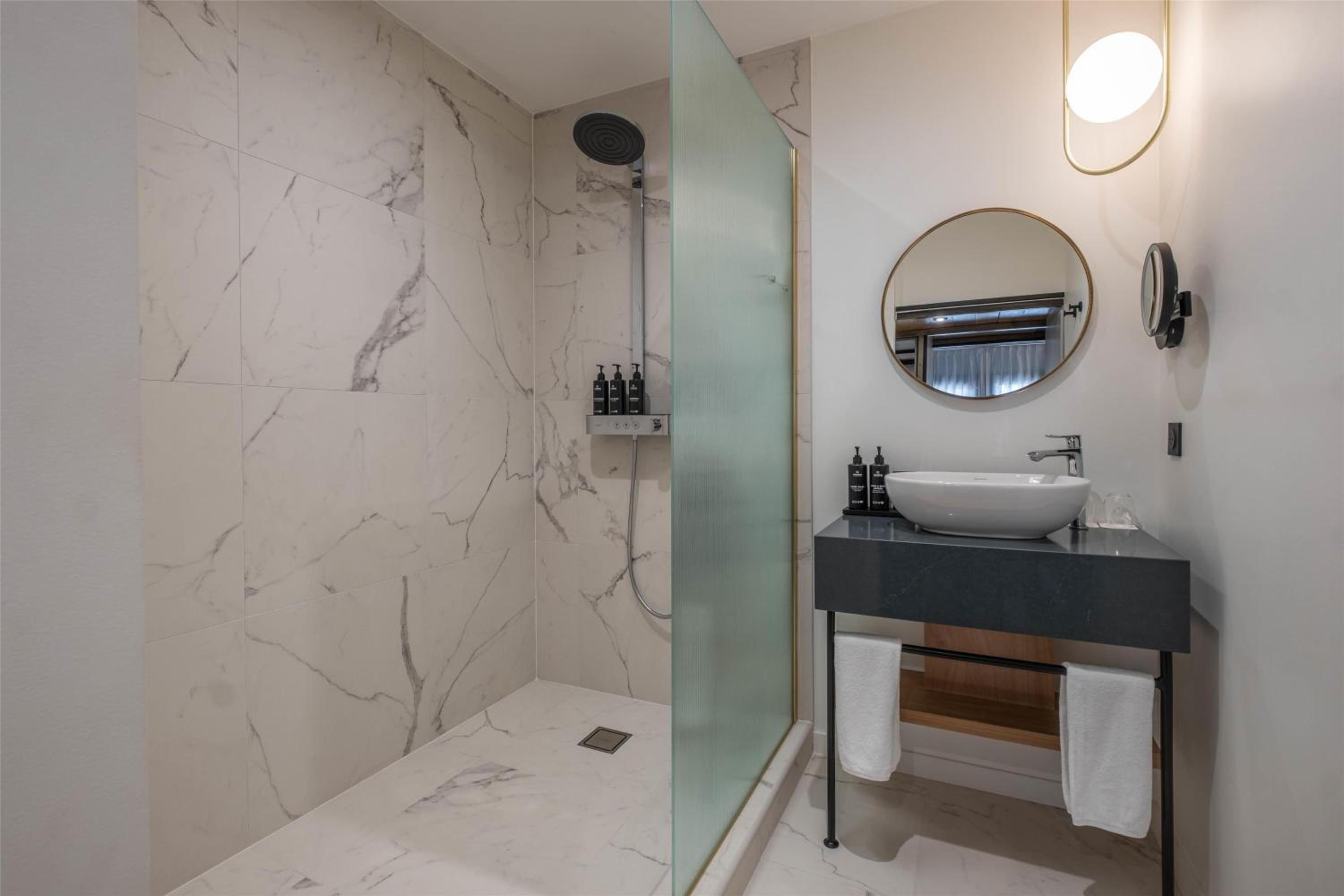 Duplex Collection Room - Photo 6