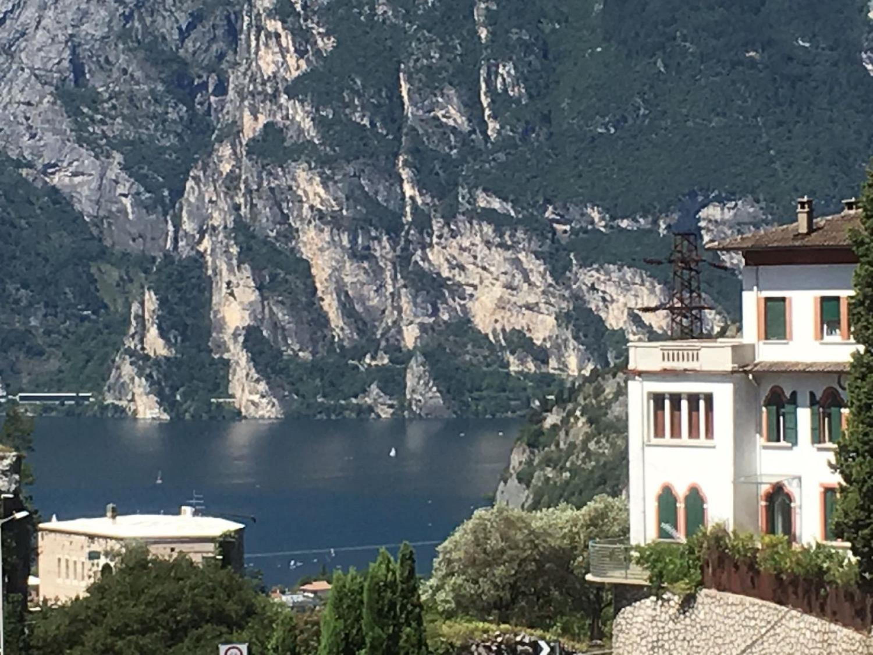 Villa with lake View photo 3