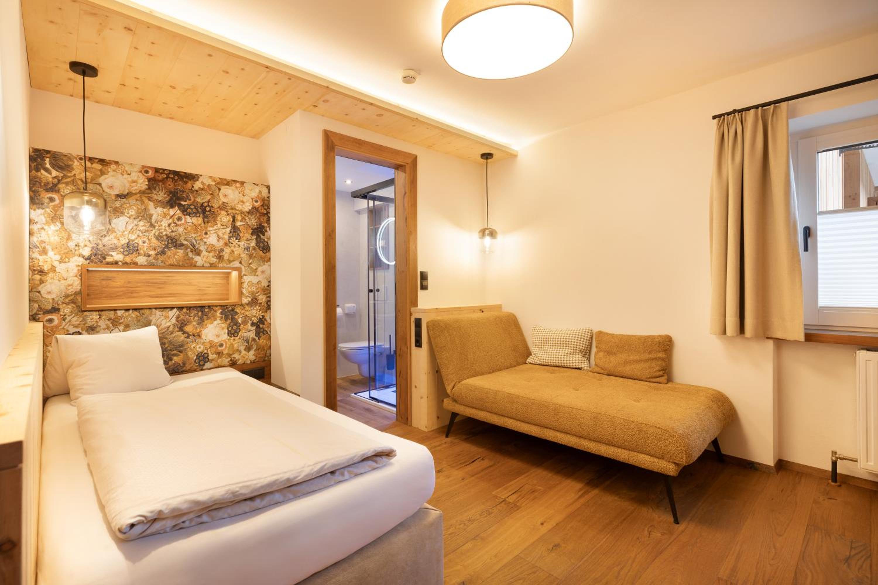 Small Twin Room photo 1