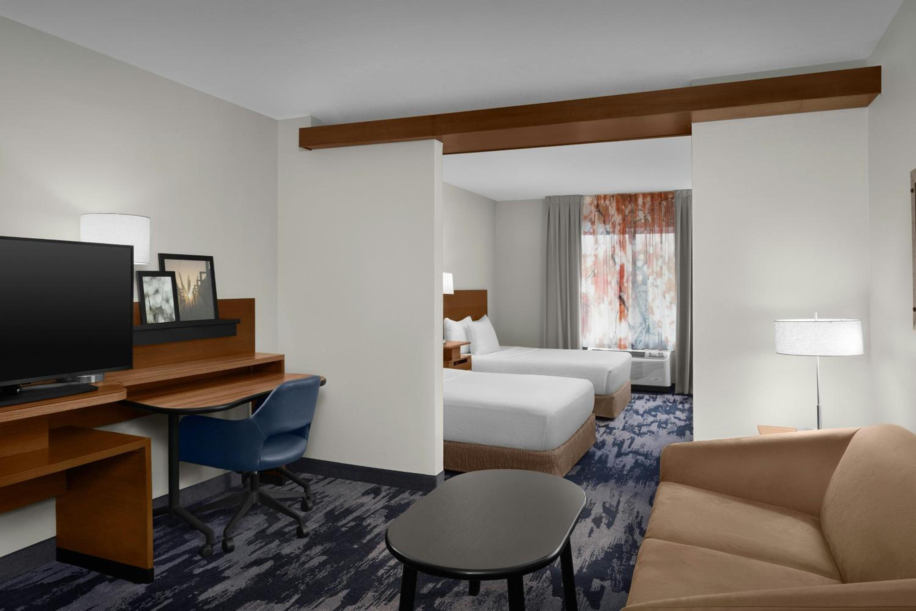 Queen Suite with Two Queen Beds and Bathtub - Mobility Access