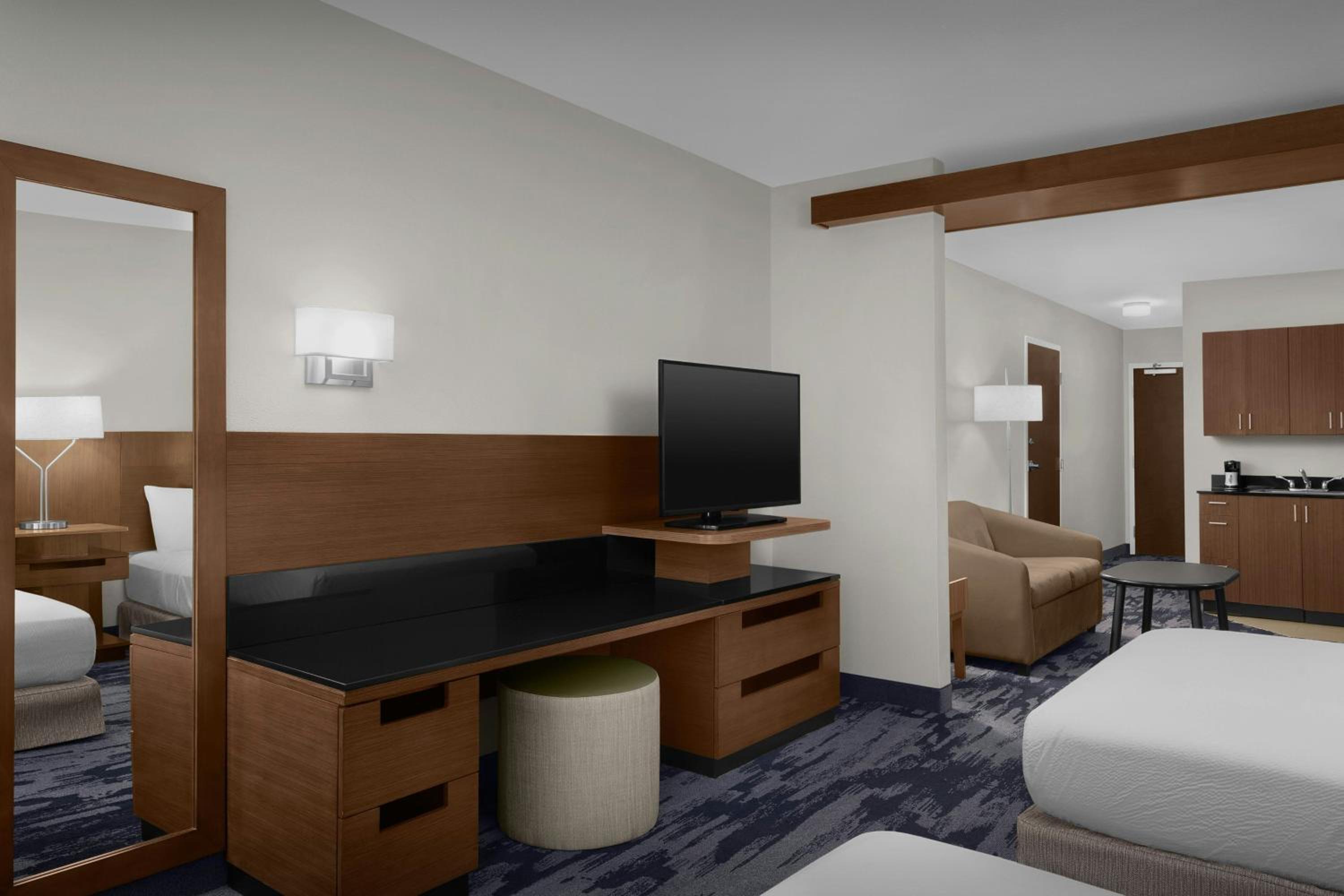 Queen Suite with Two Queen Beds and Sofa Bed - Hearing Accessible photo 2