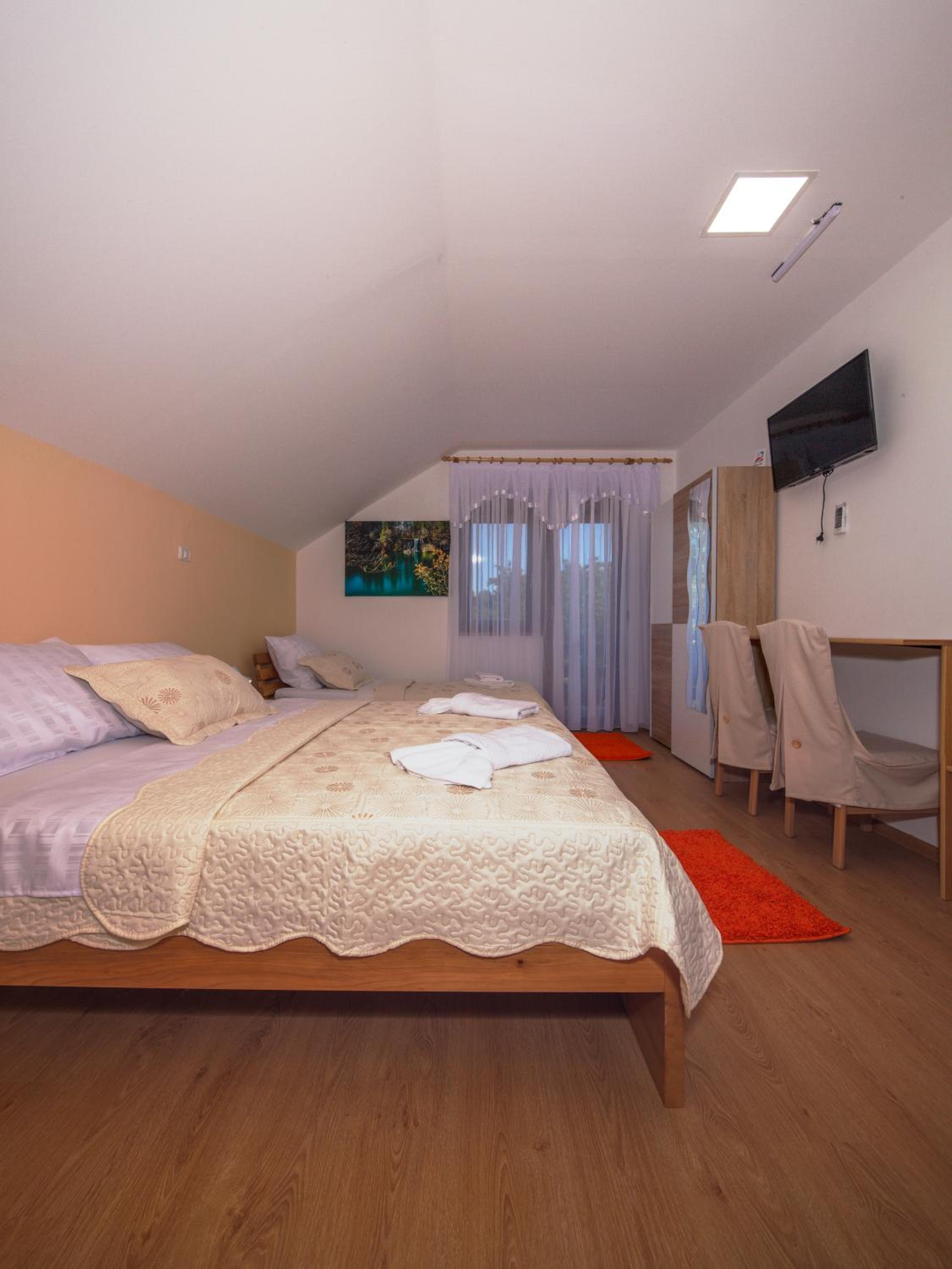 Triple Room - Photo 2