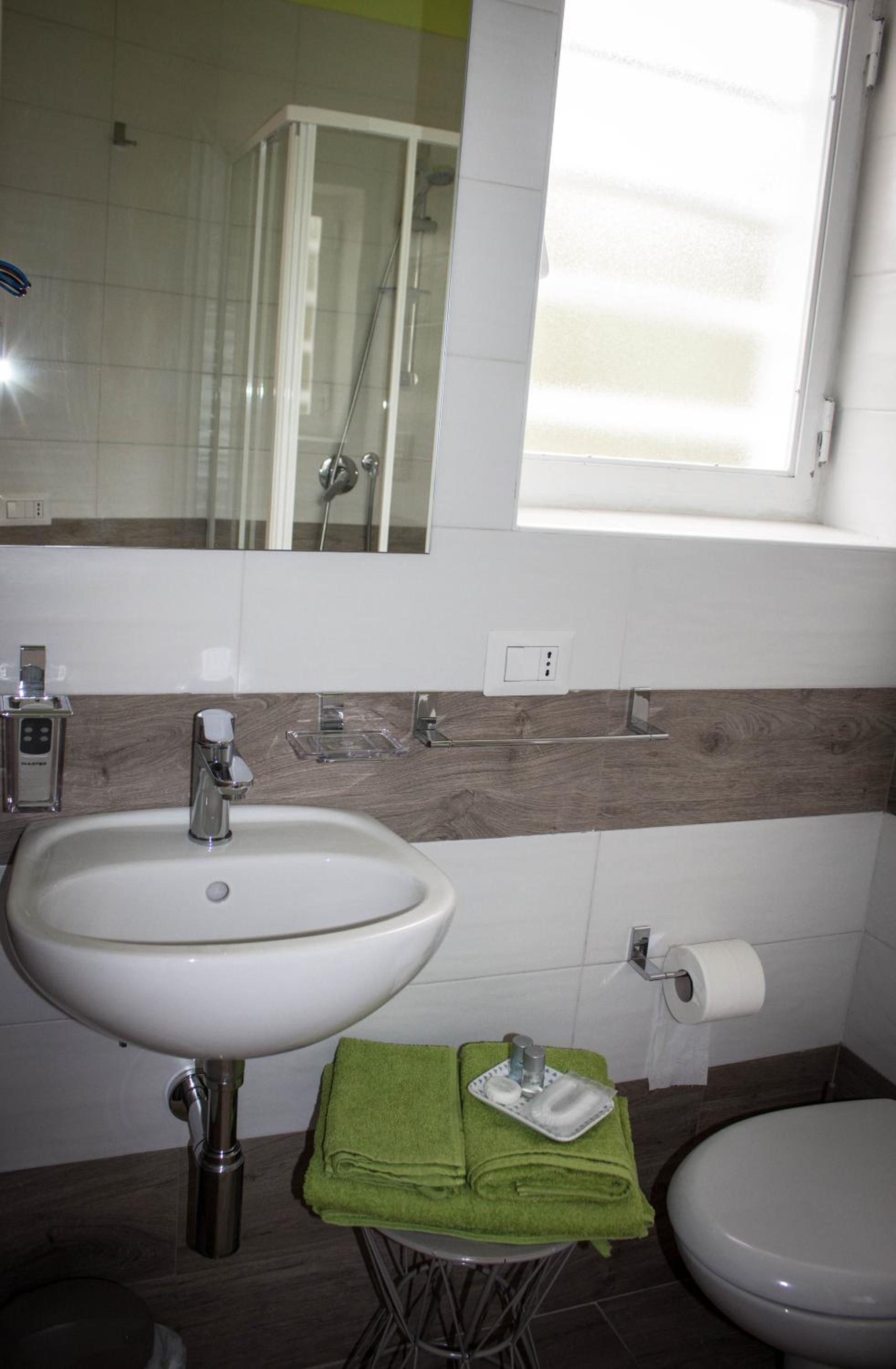 Double Room with Private Bathroom photo 3