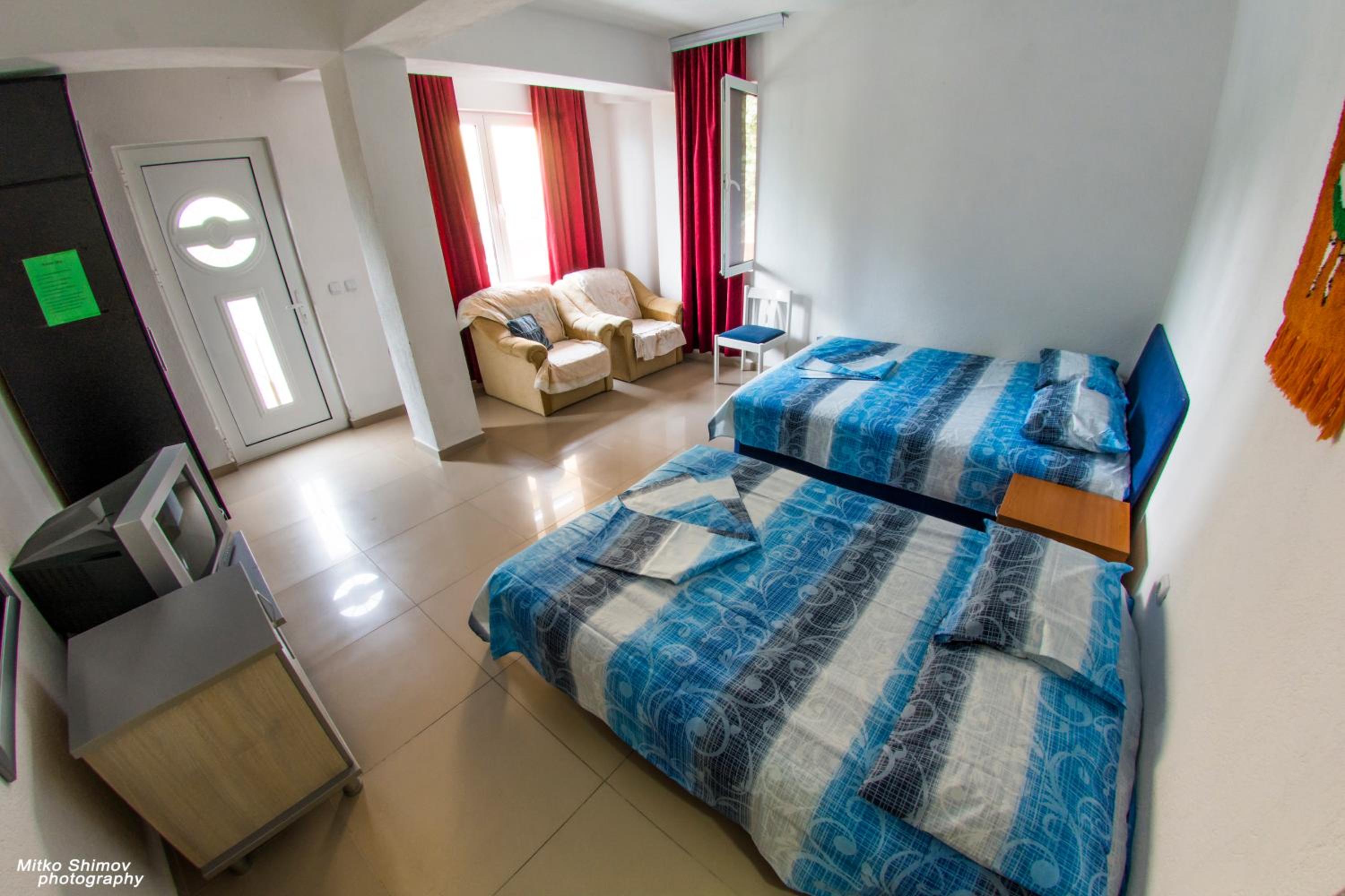 Apartment with Lake View photo 2