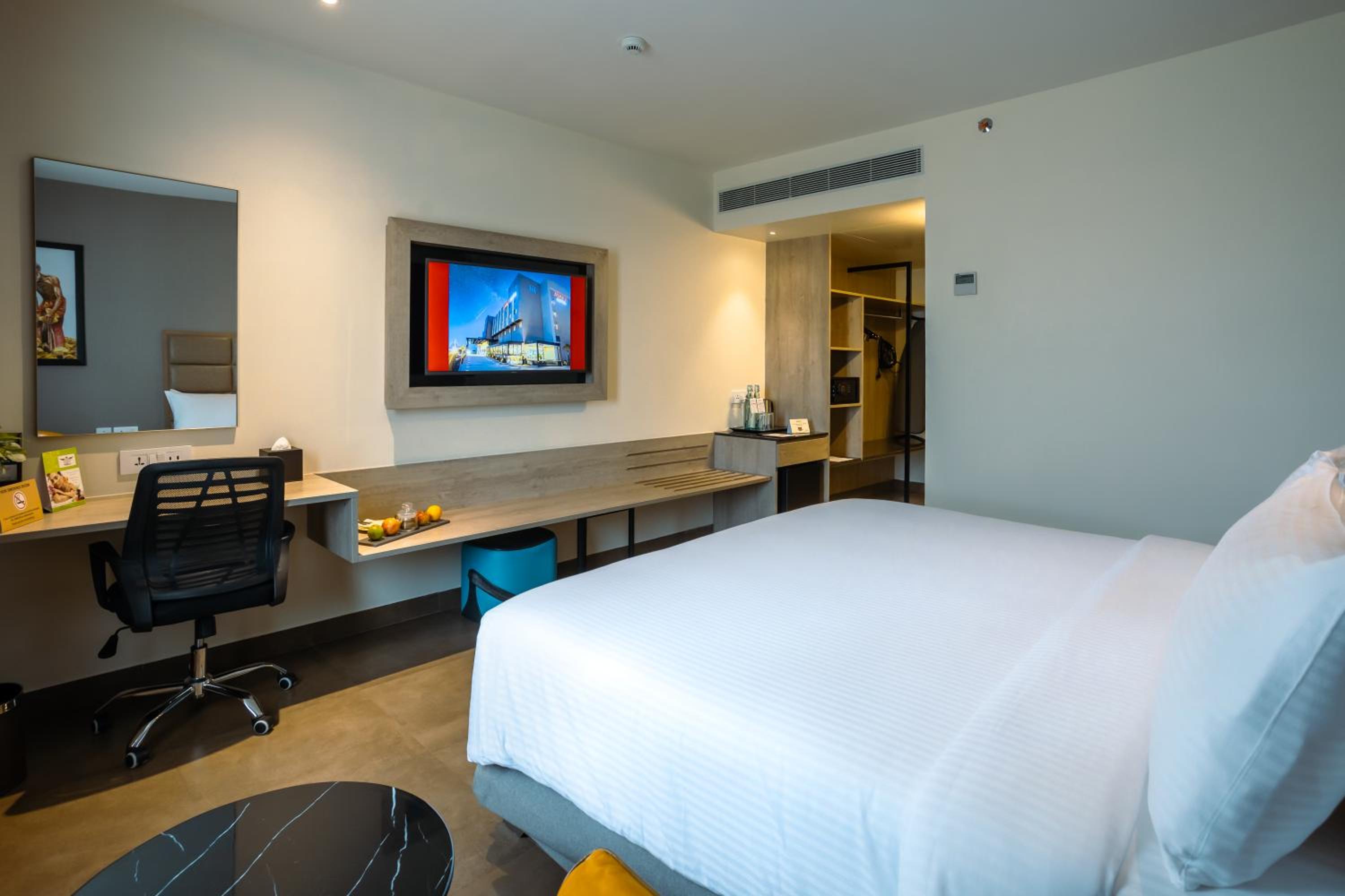 Executive Room - Photo 2