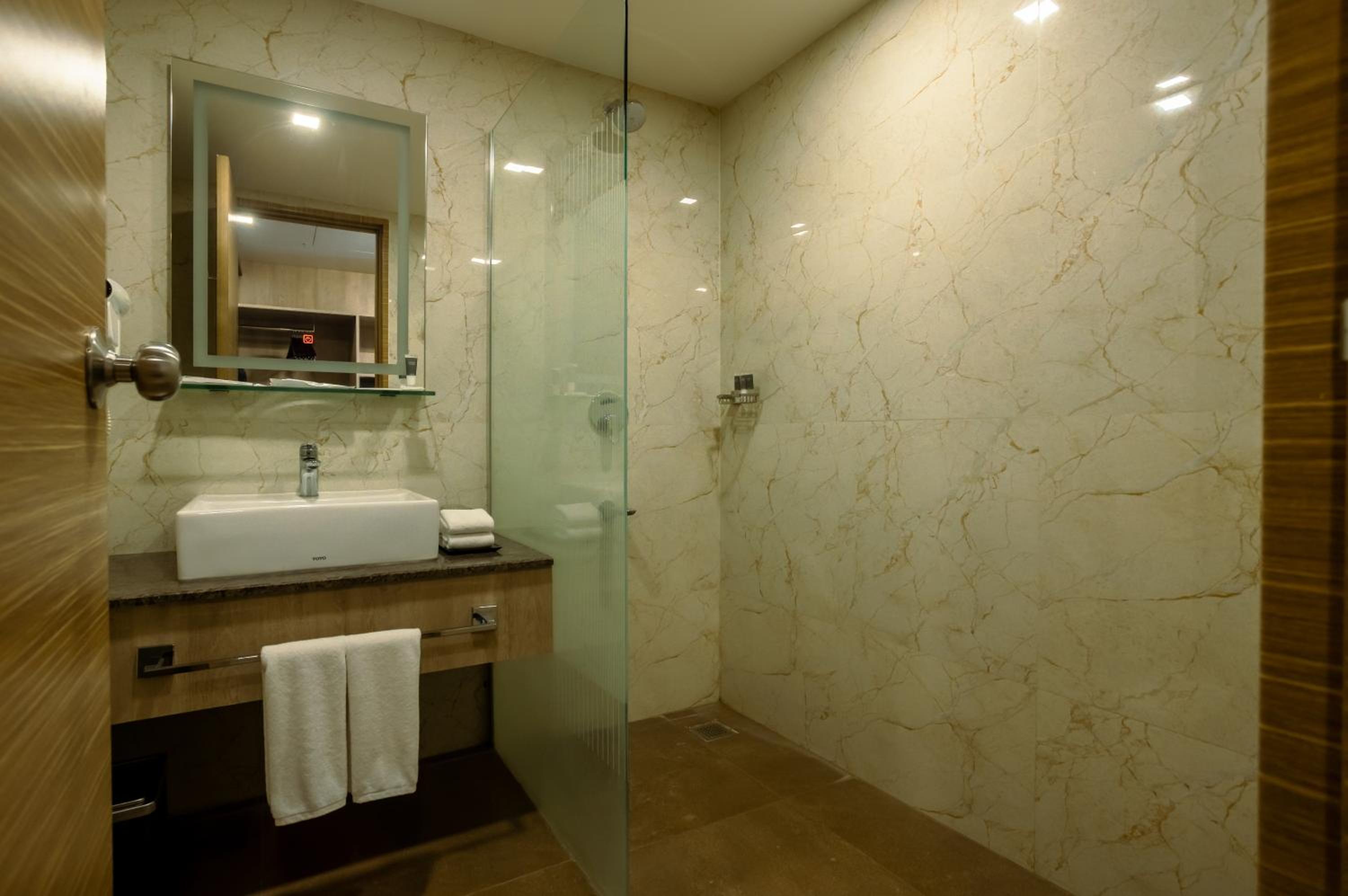 Executive Room - Photo 3