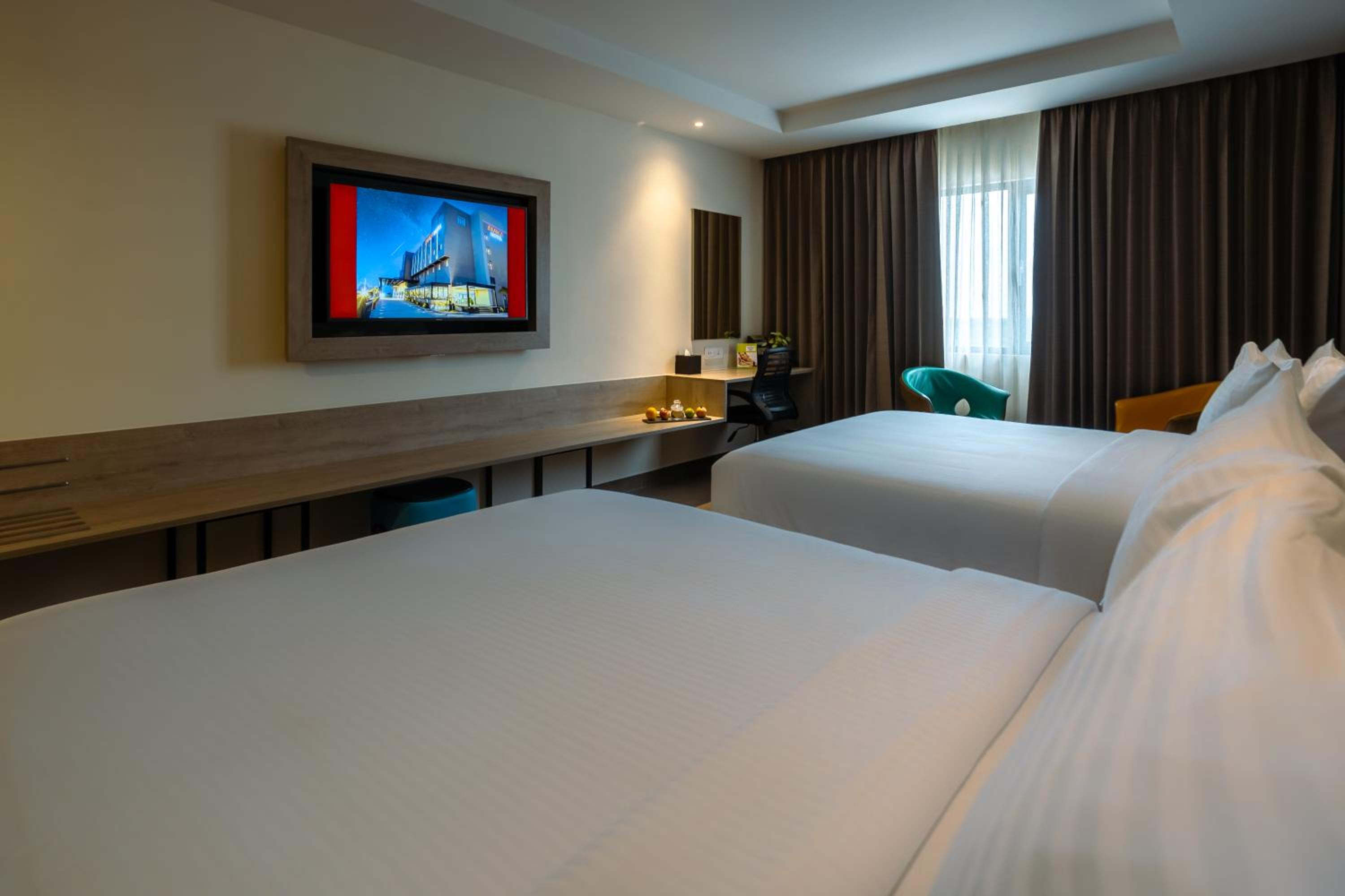 Deluxe Quadruple Room - Photo 2