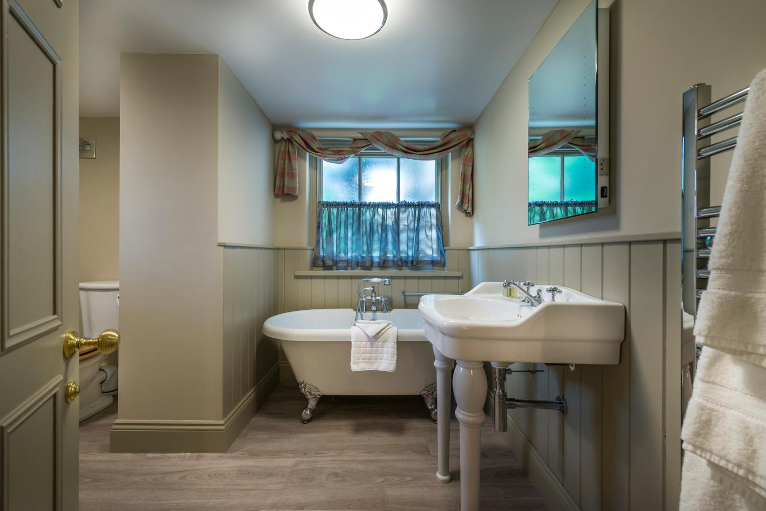 Suite - Photo 2