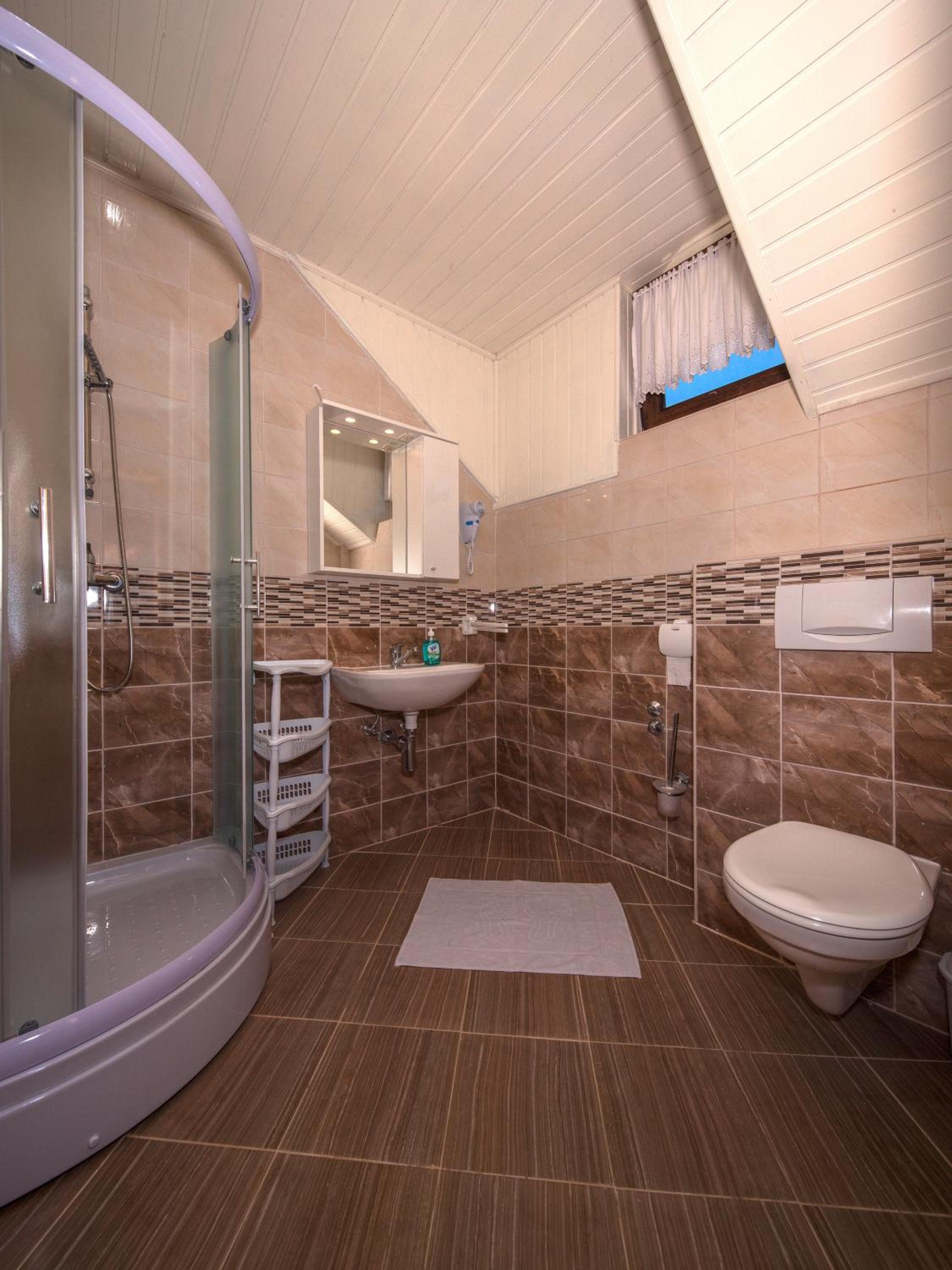 Triple Room - Photo 6