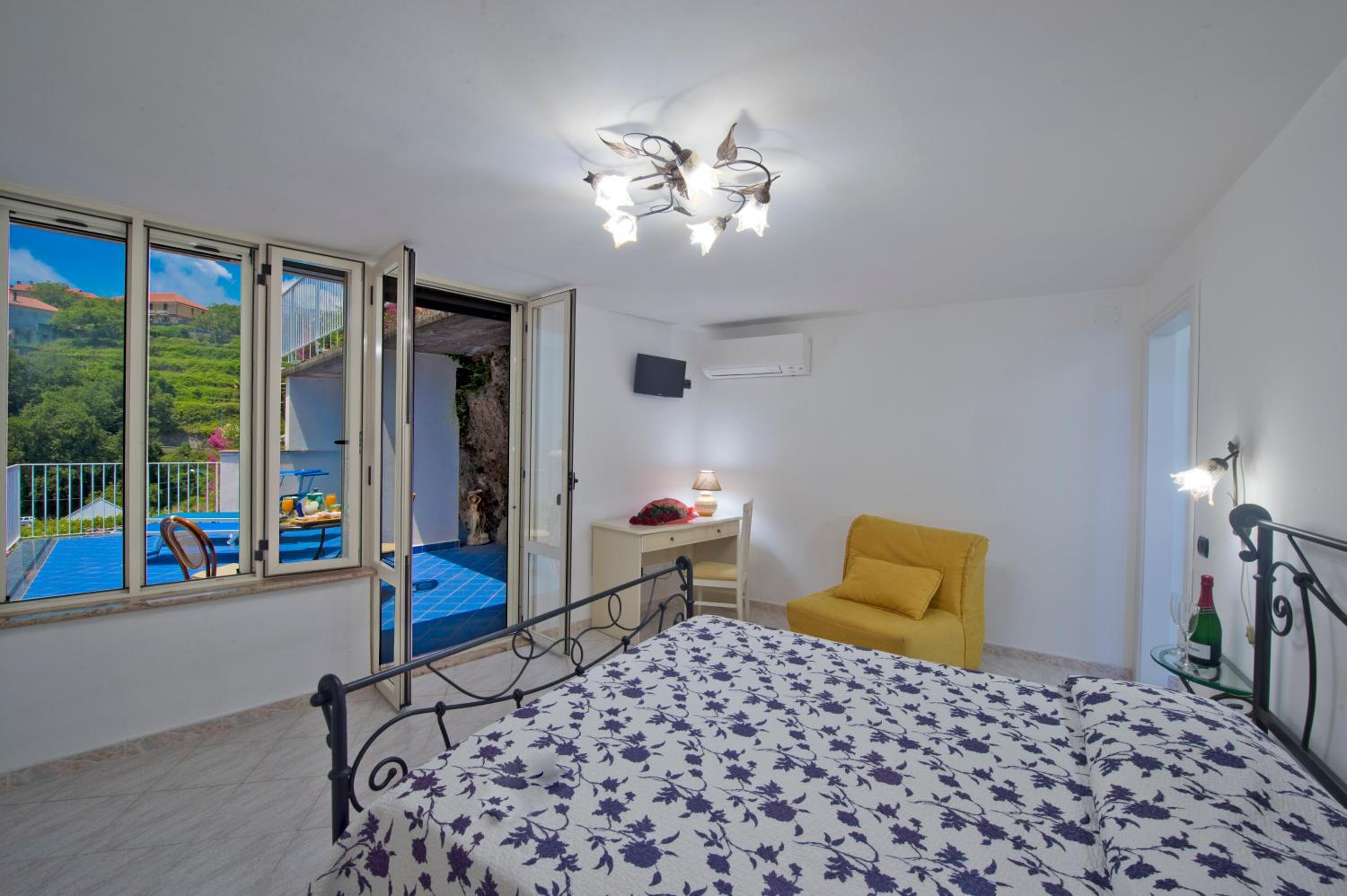 Classic Double Room with Sea View photo 1