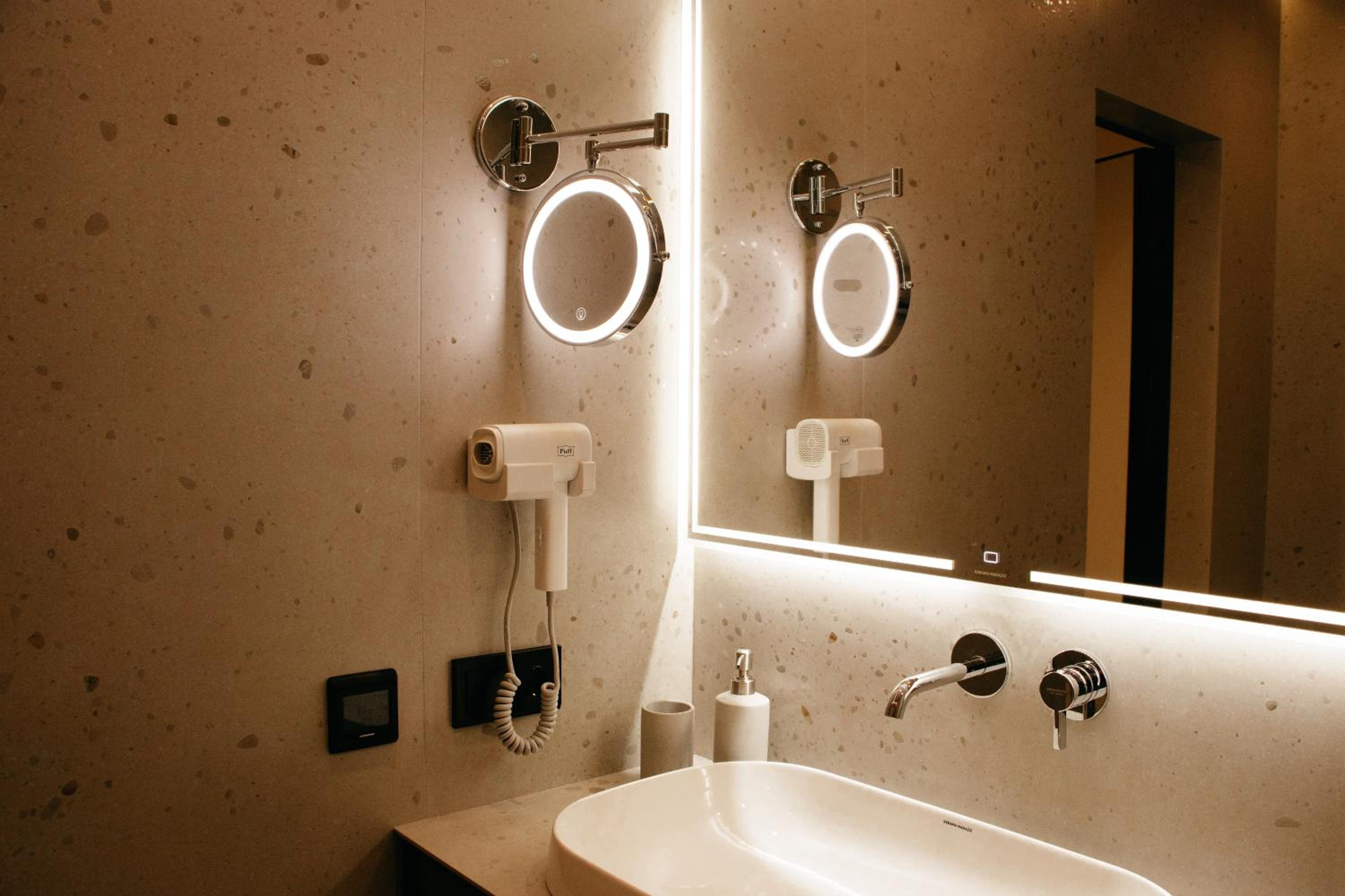 Superior King Suite