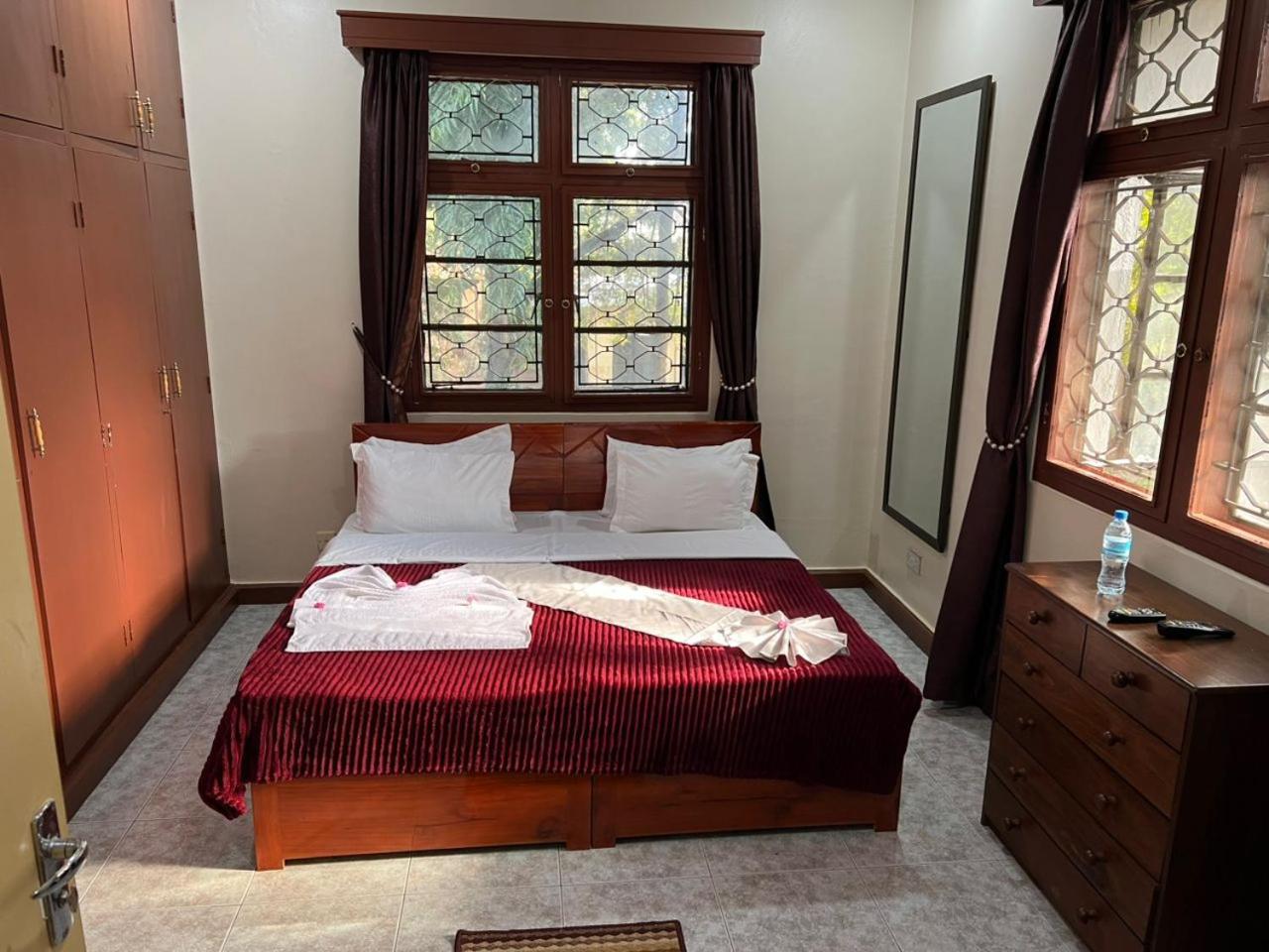 Deluxe Double or Twin Room photo 1