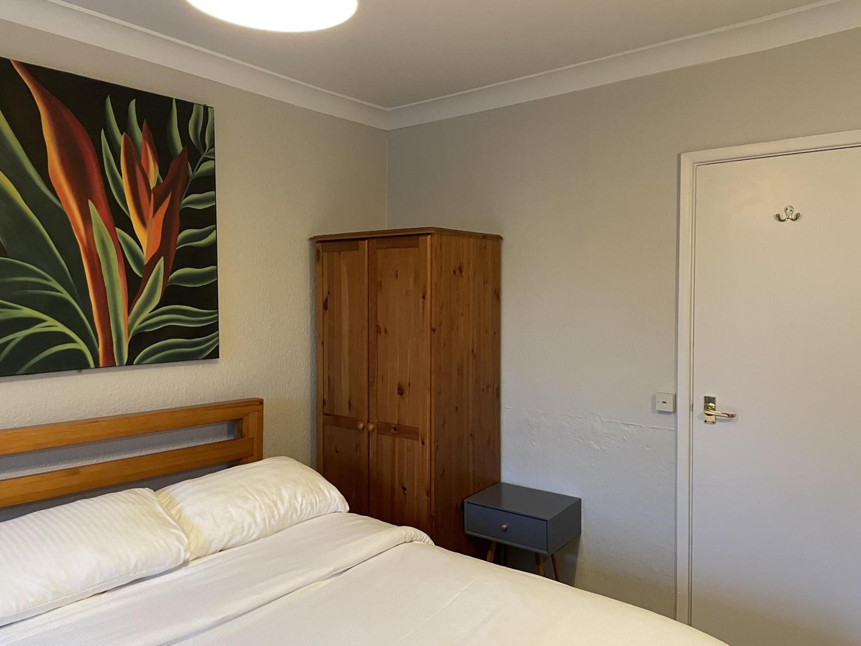 Small Double Room - Photo 4
