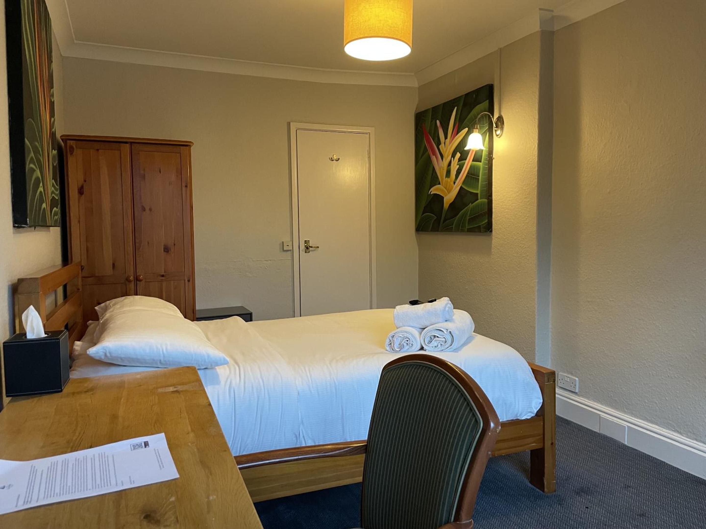 Small Double Room - Photo 2