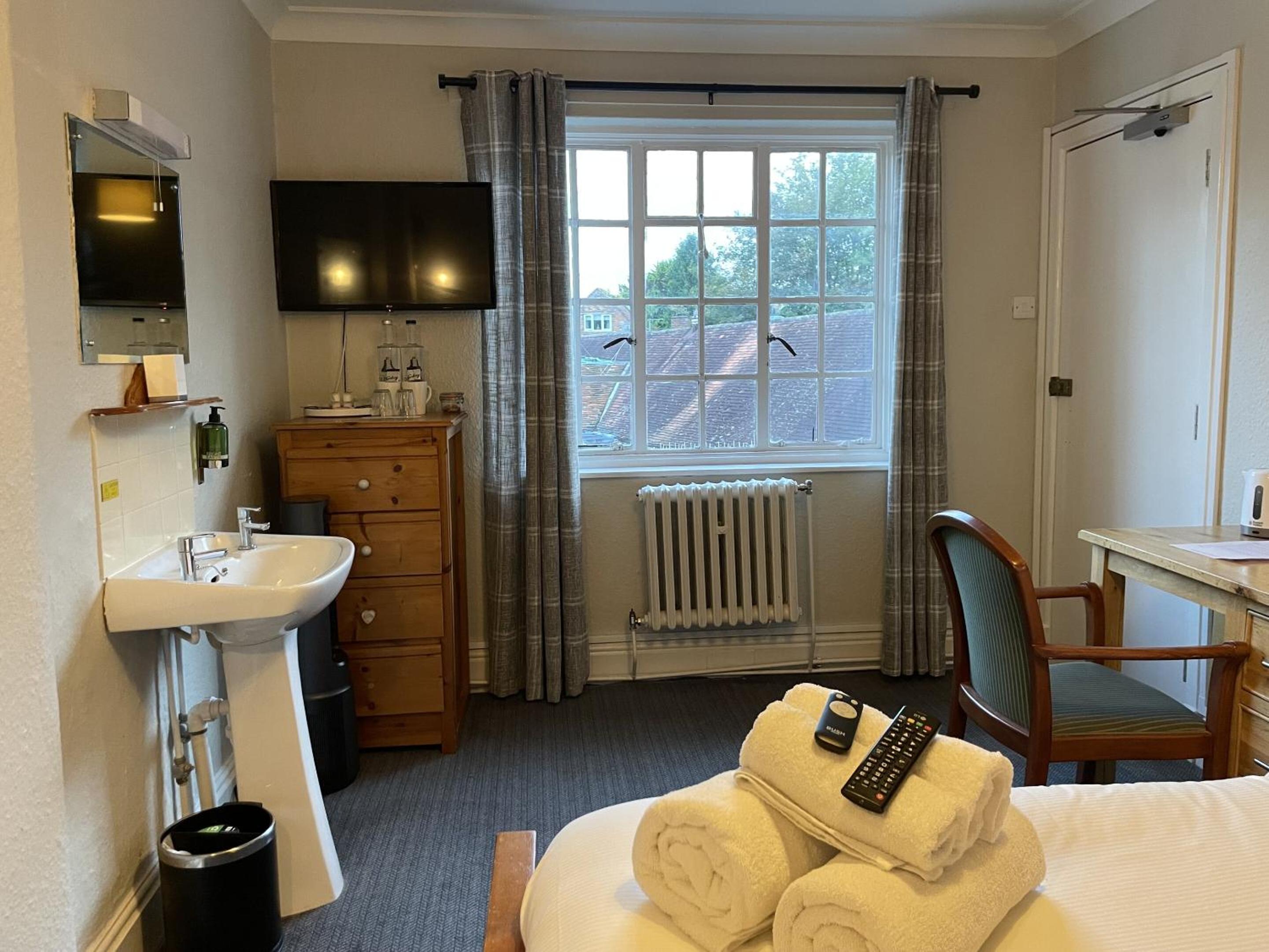 Small Double Room - Photo 3